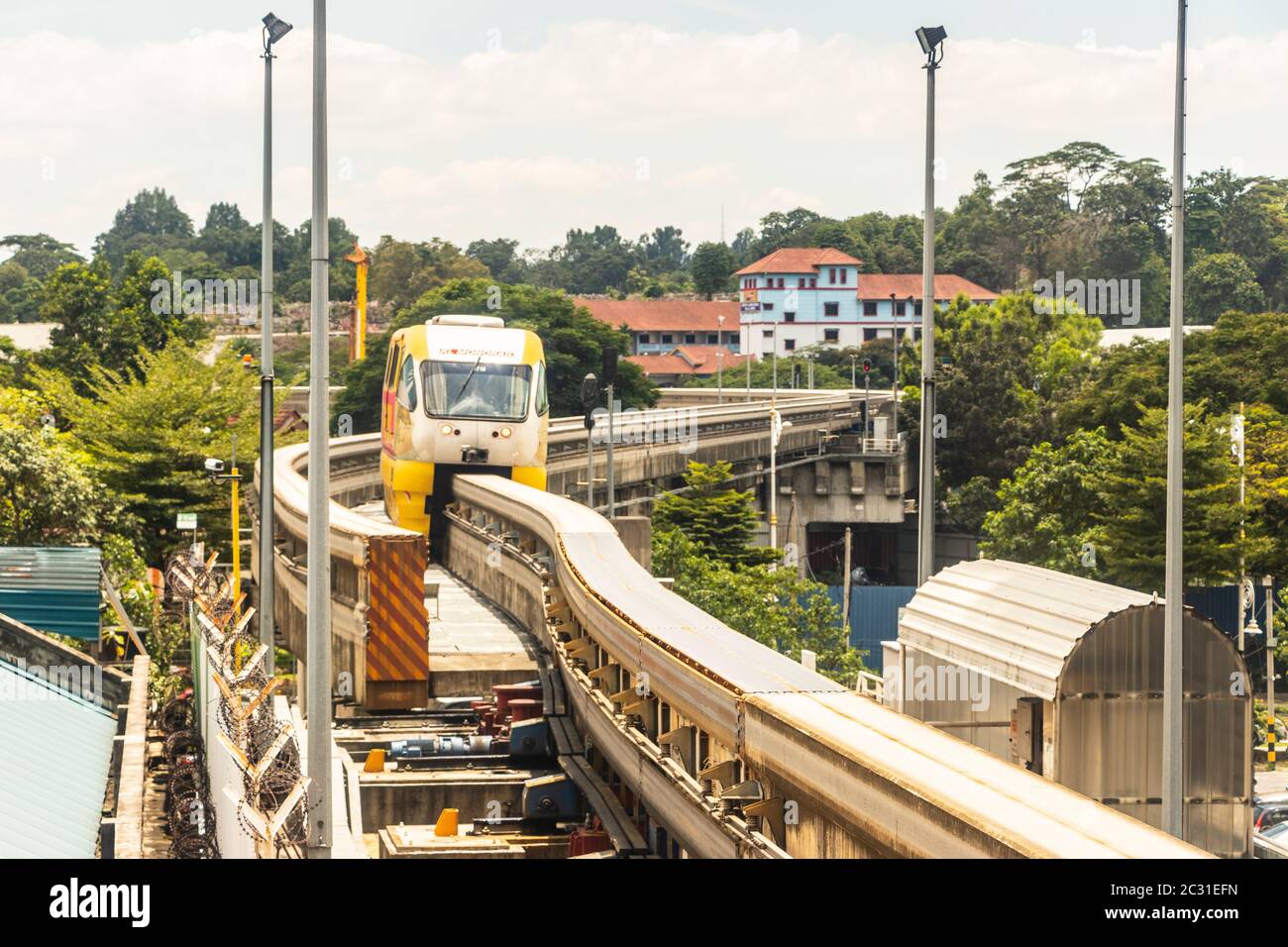 Linea monorotaia KL sistema ferroviario sopraelevato vicolo klangv a Kuala Lumpur Malesia Foto Stock