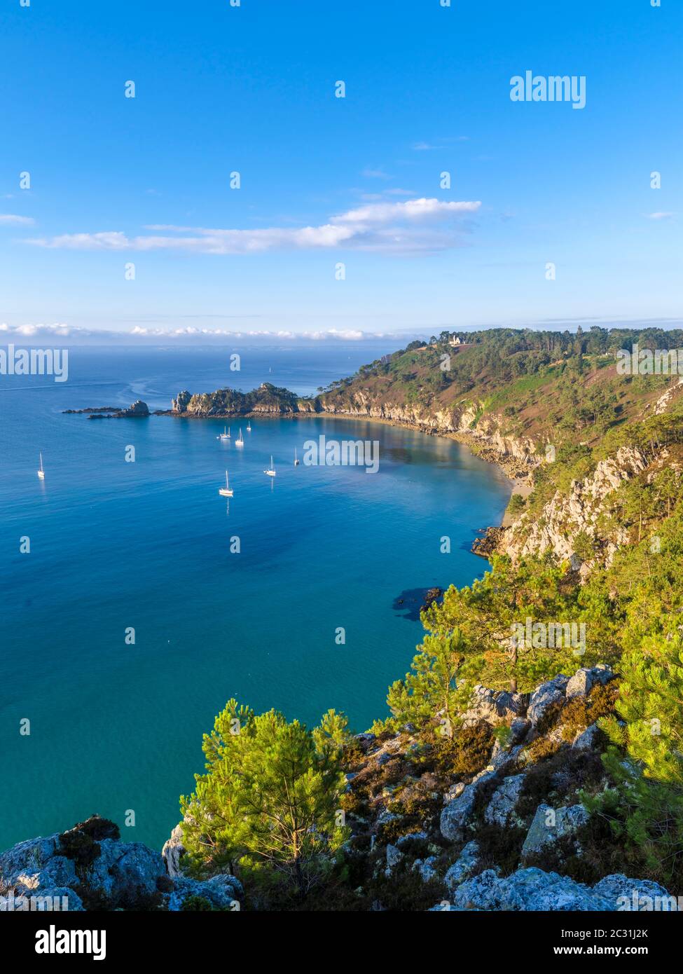 Paesaggio di costa e mare, penisola di Crozon, Finistere, Bretagna, Francia Foto Stock