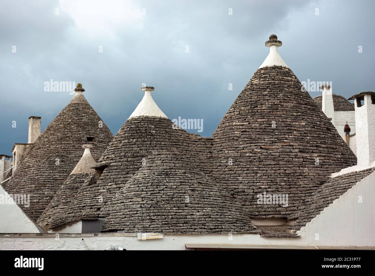 Tetti tradizionali a trullo in Alberobello, Puglia, Italia. Foto Stock
