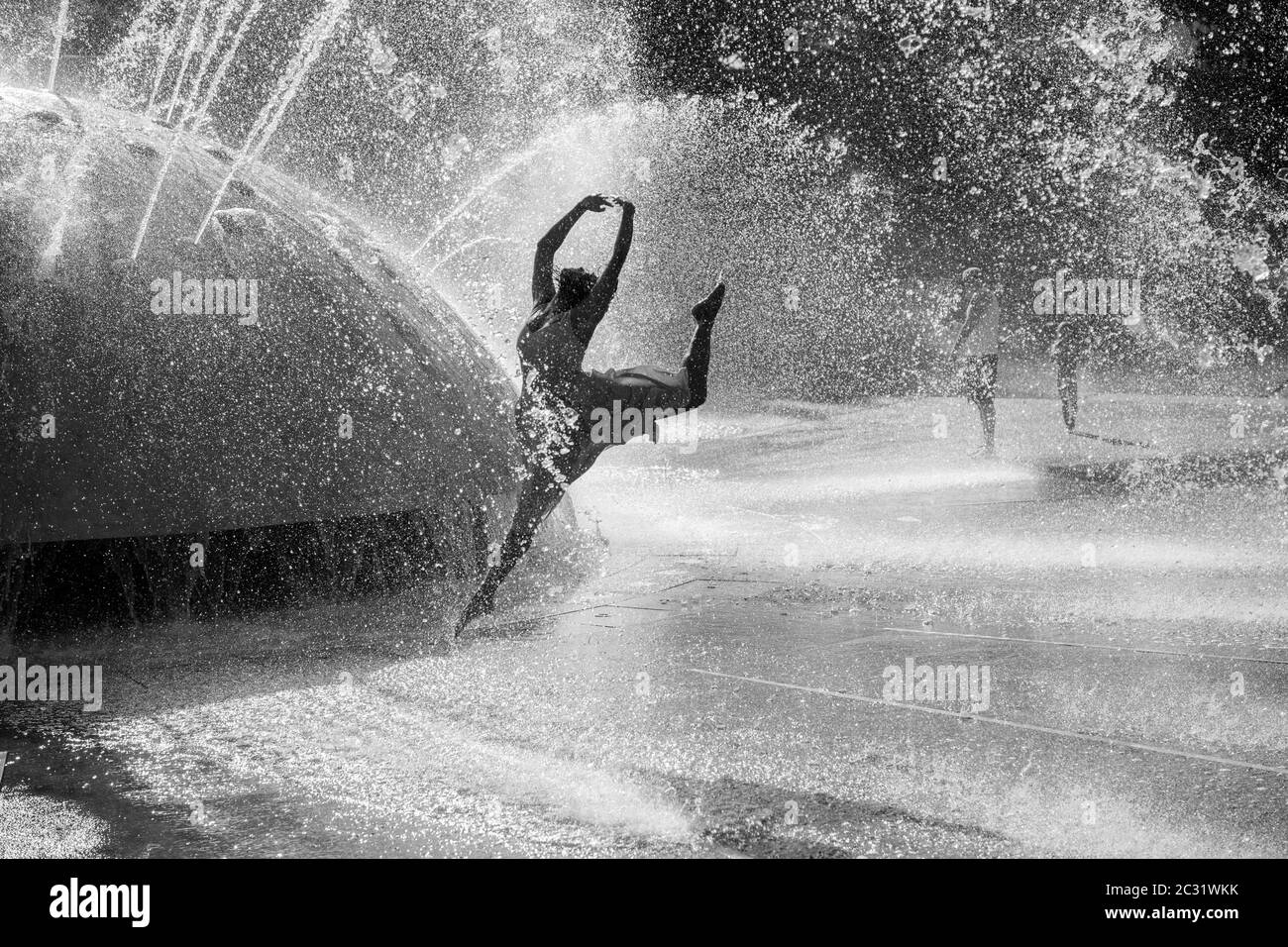 Vista della ballerina sulla fontana, Bainbridge Island, Washington, USA Foto Stock