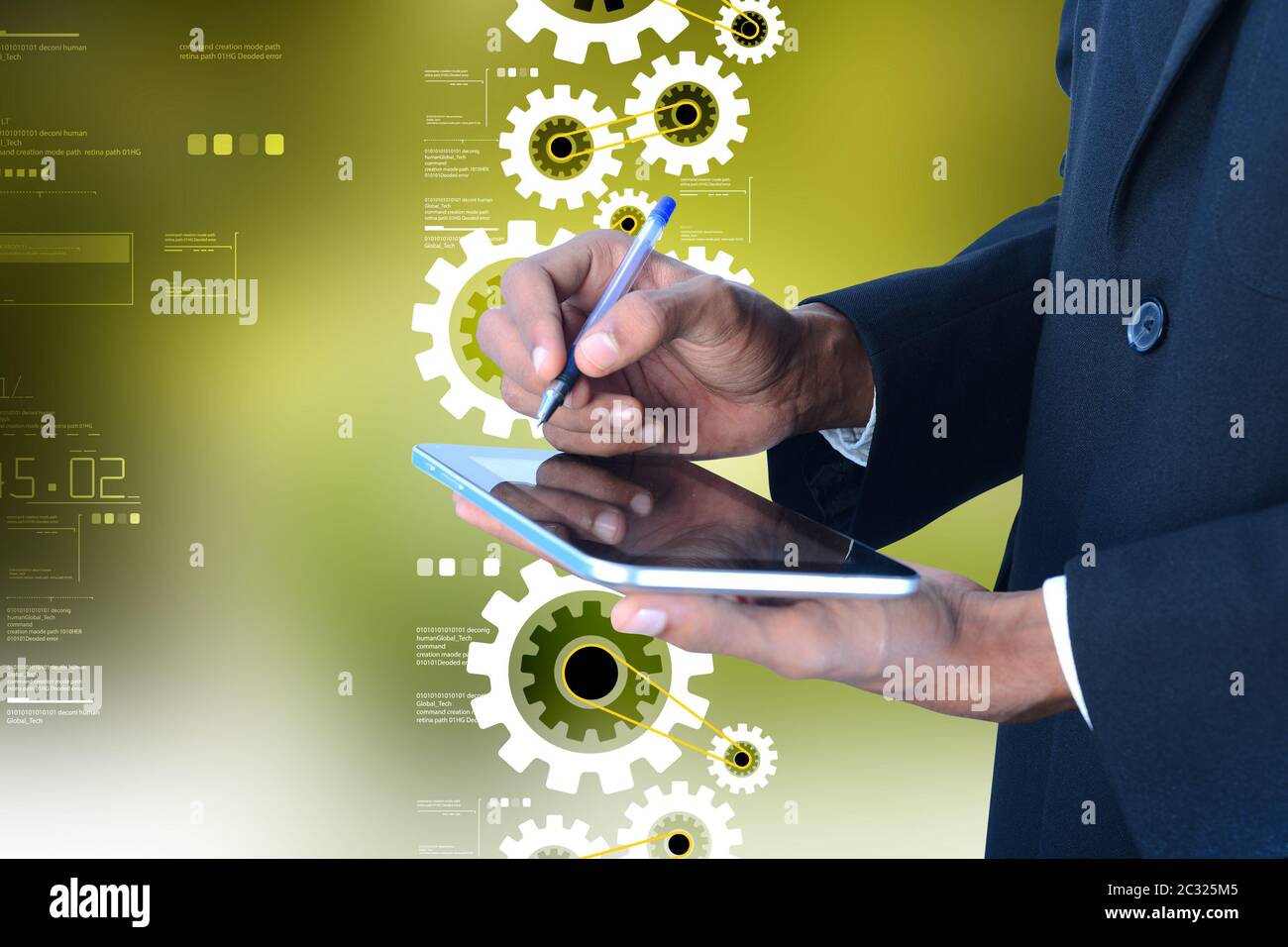 Tavoletta digitale in mano e ingranaggi Foto Stock