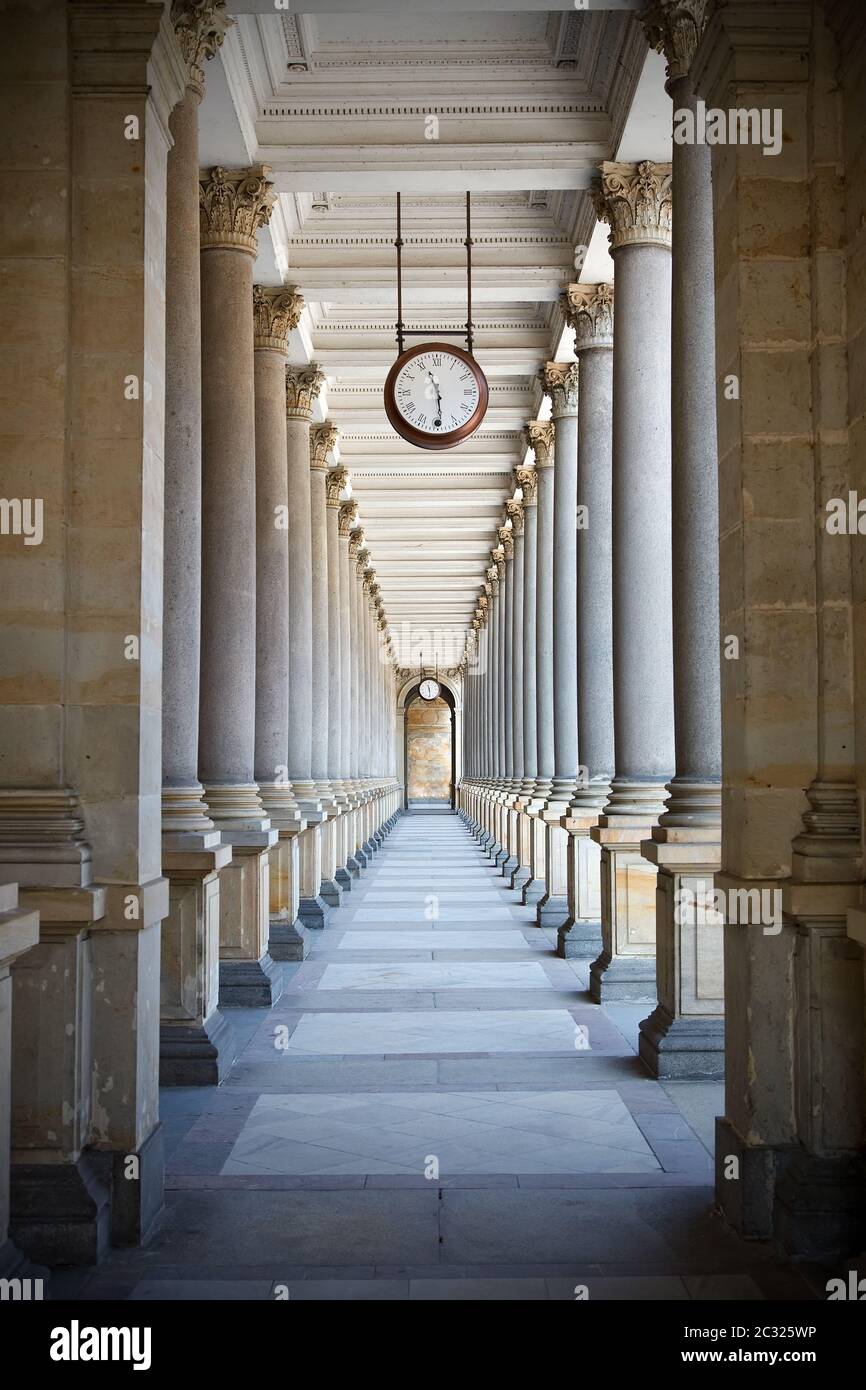 Colonnato in stile classico a Karlovy Vary Foto Stock