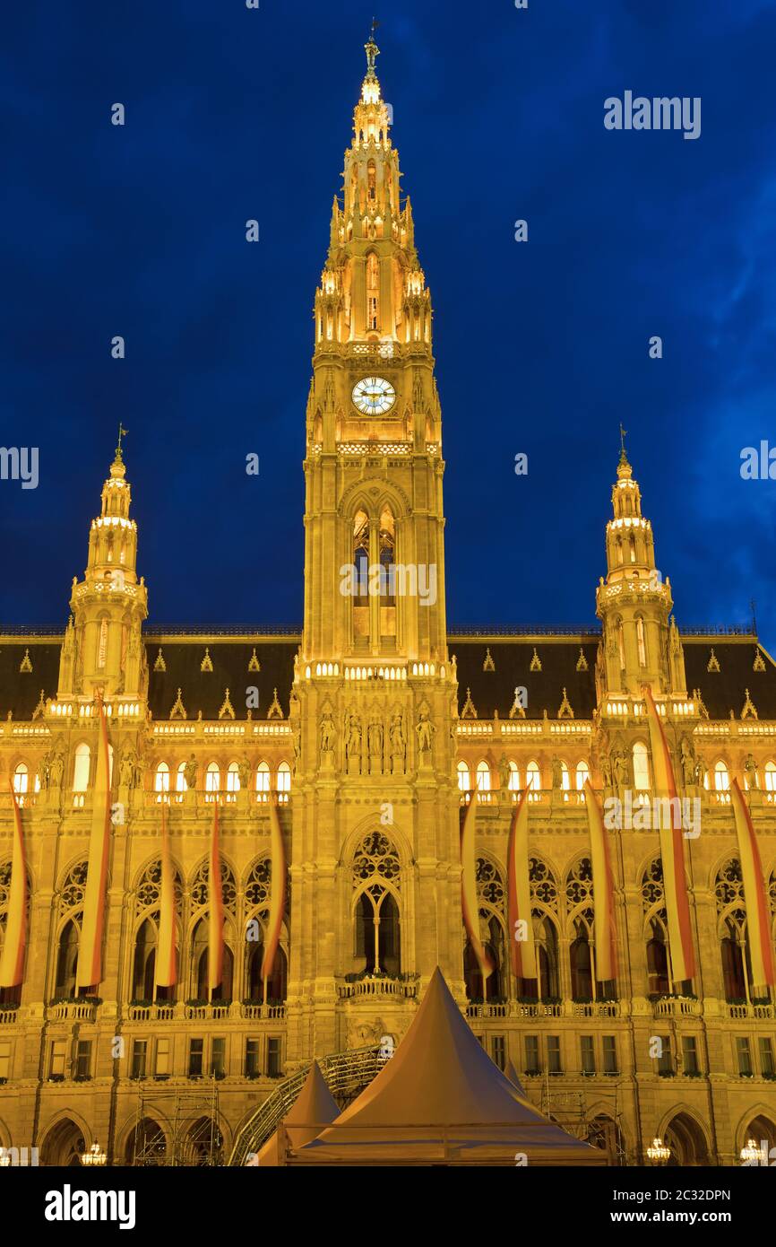 Municipio di Vienna di notte Foto Stock