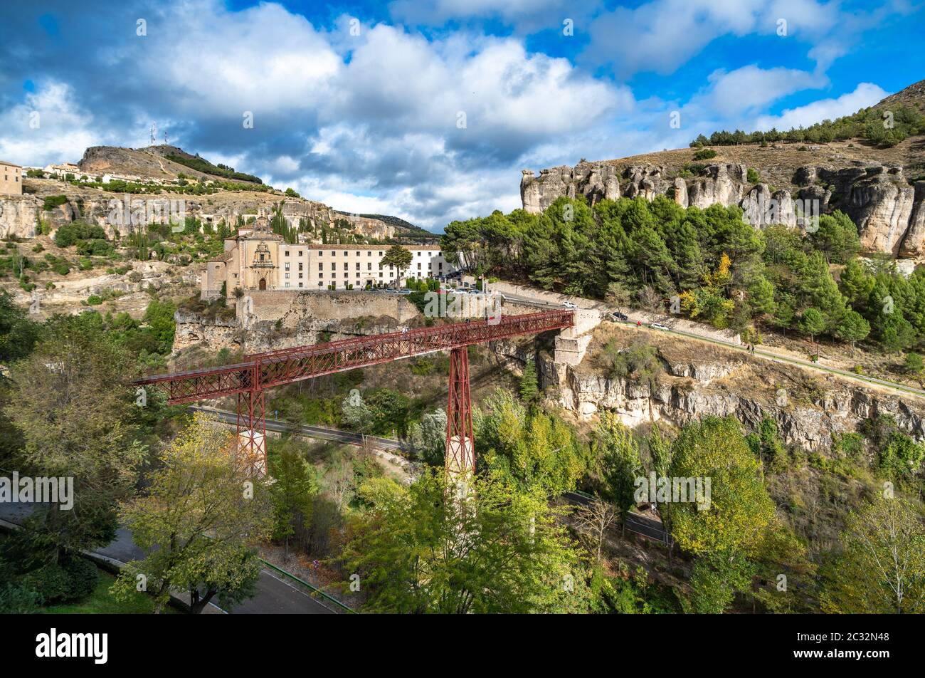 San Pablo Bridge e vista panoramica di Cuenca, Spagna. Foto Stock