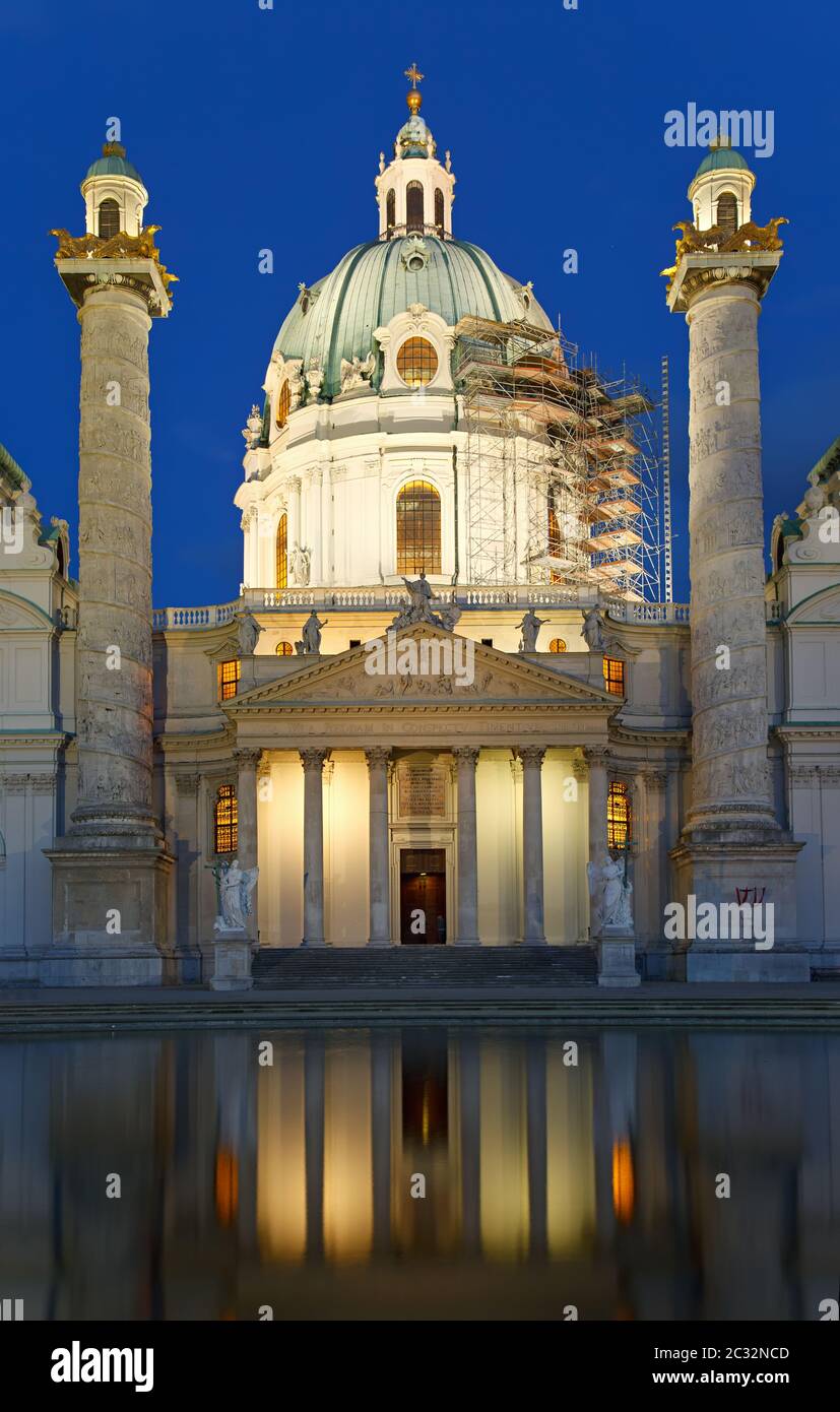 San Carlo, la Chiesa (Karlskirche), Vienna Foto Stock