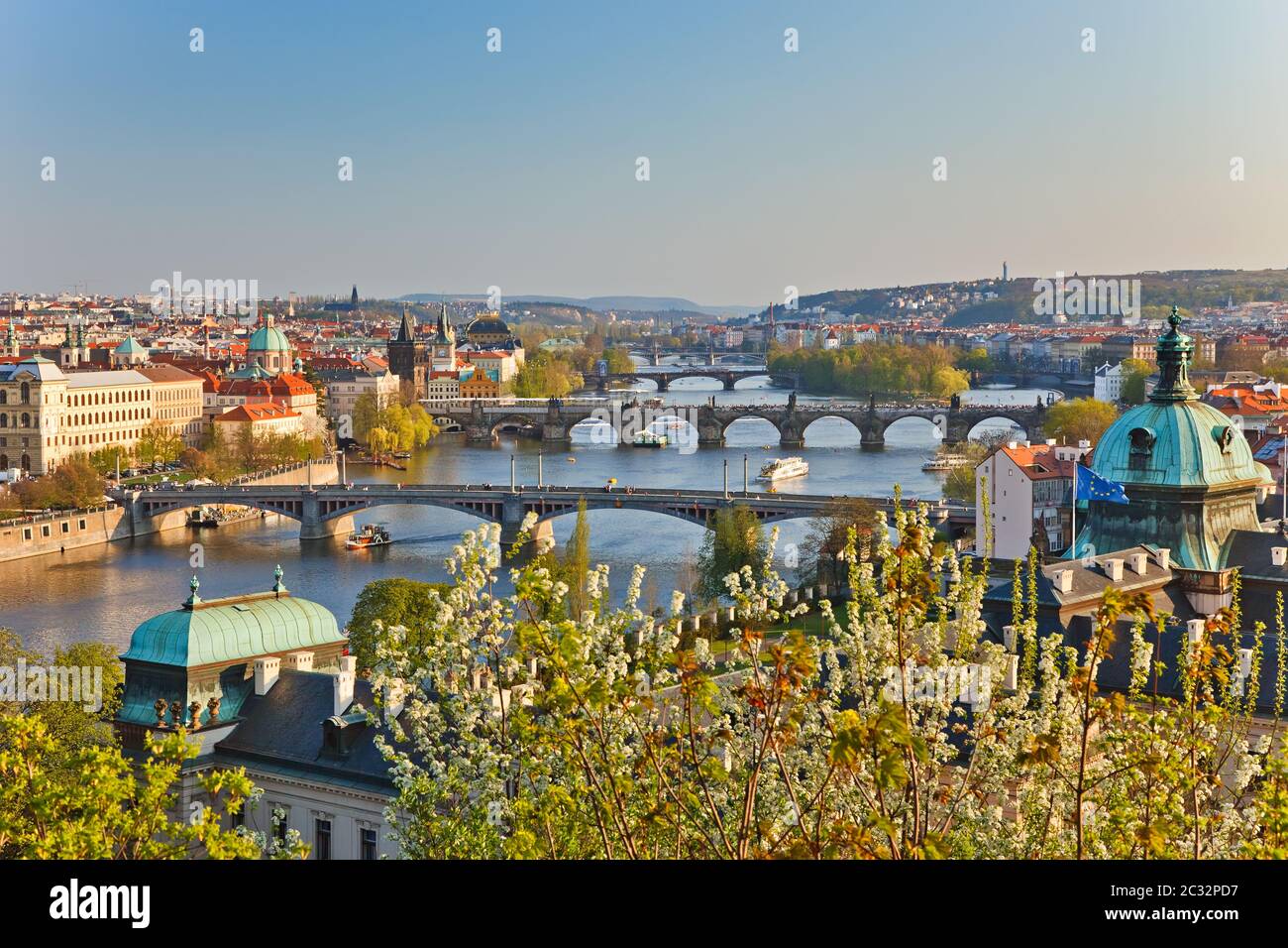 Vista sui ponti di Praga Foto Stock