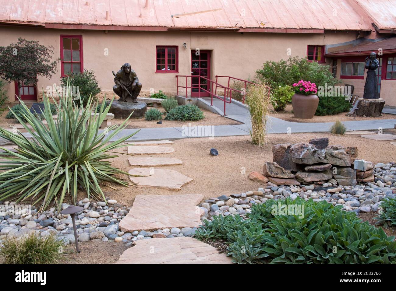 Patio in San Francisco Plaza, Santa Fe, New Mexico, USA Foto Stock