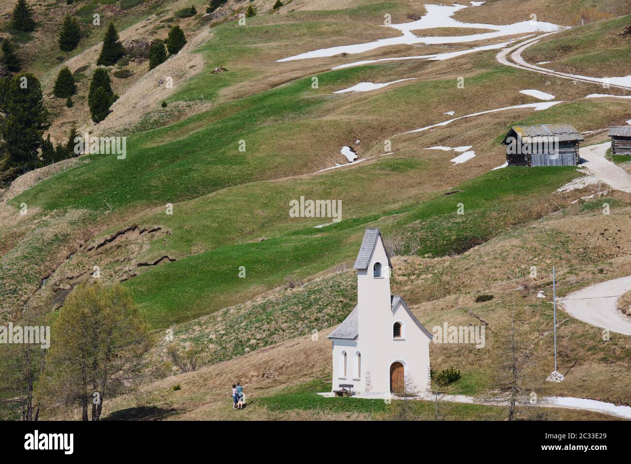 Immagine del paesaggio con montagne selvagge e rocce in Alto Adige in Italia in estate Foto Stock