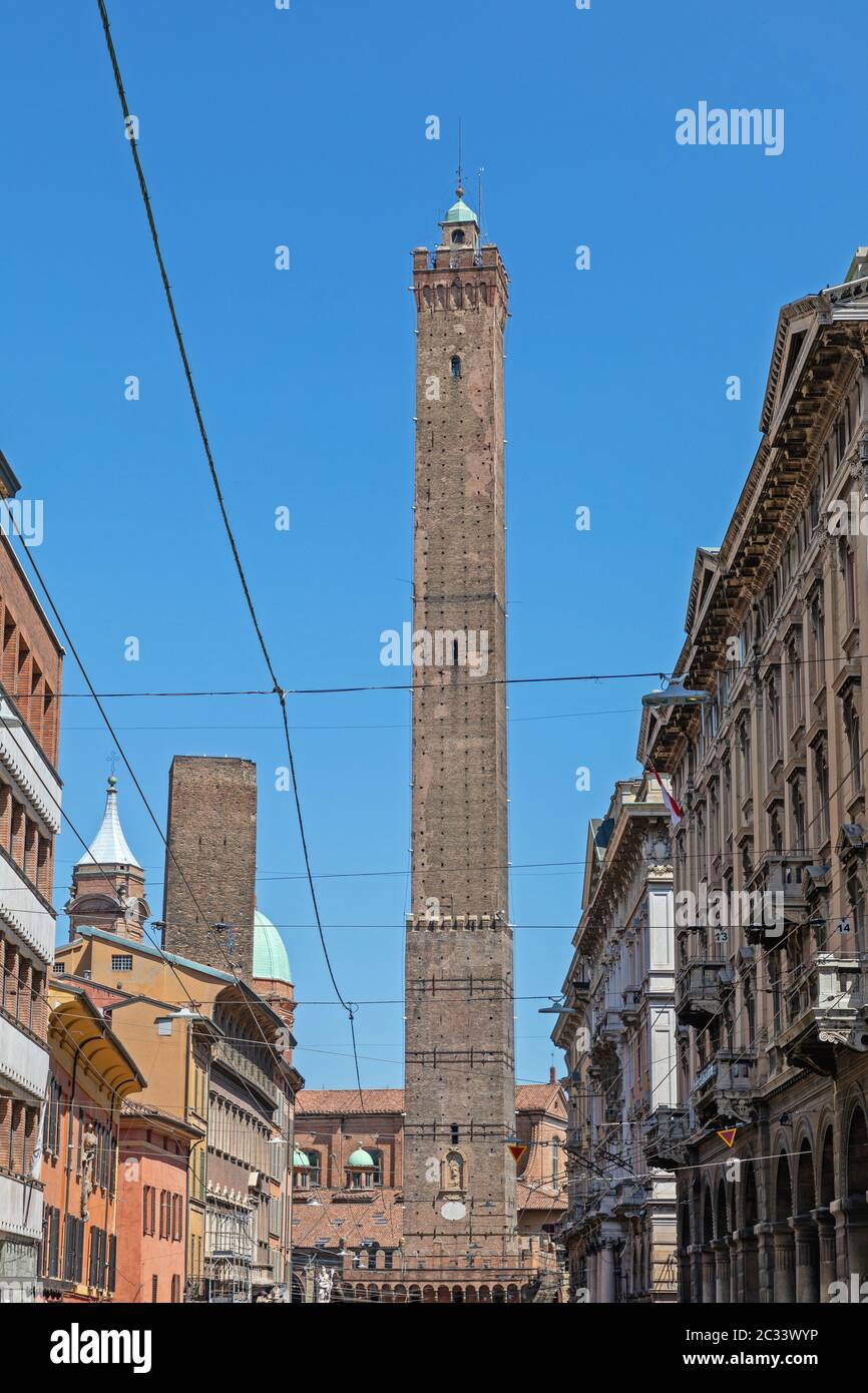 Due Torri struttura Landmark in Bologna Italia Foto Stock