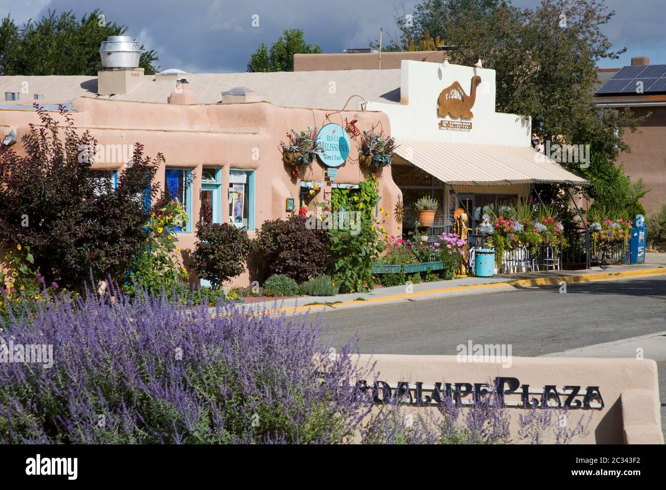 Negozio a Guadalupe Plaza, Taos, New Mexico, Stati Uniti Foto Stock