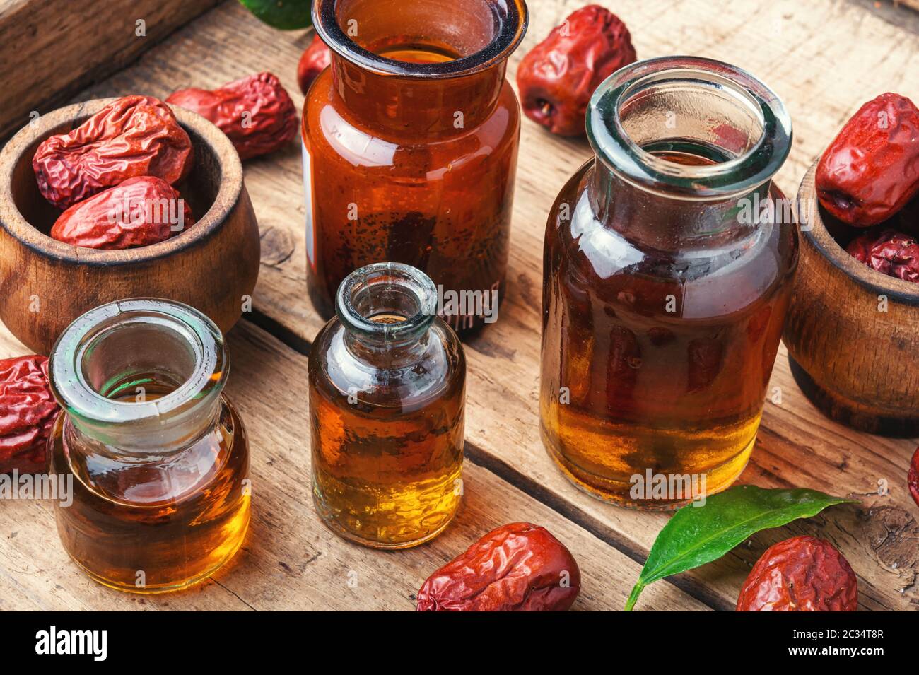 Tintura di guarigione da unabi frutta o jujube.la medicina cinese Foto Stock