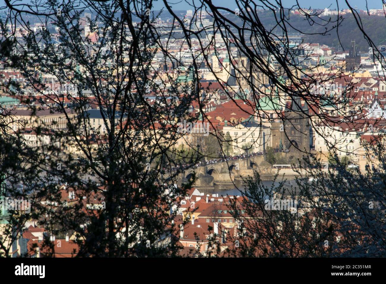 Praga è la capitale e la città più grande della Repubblica ceca, della
