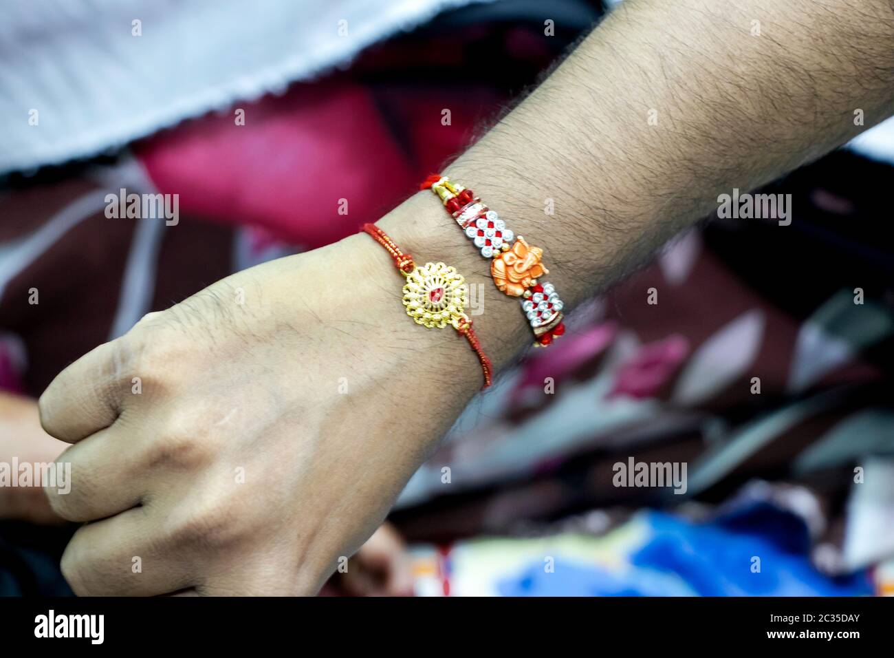 Rakhi durante il festival indiano 'Raksha Bandhan' Foto Stock