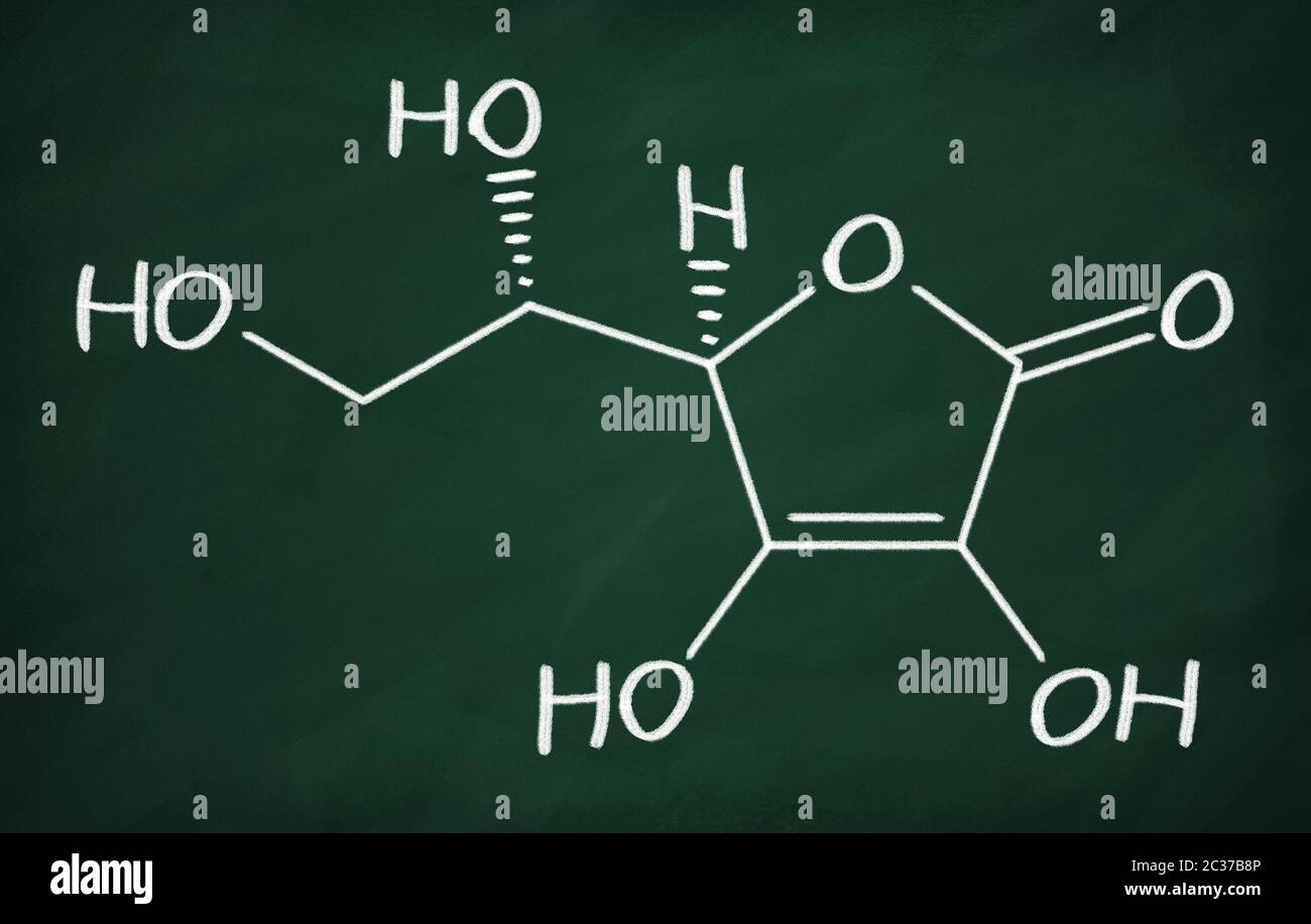 Formula chimica della vitamina C su una lavagna Foto Stock