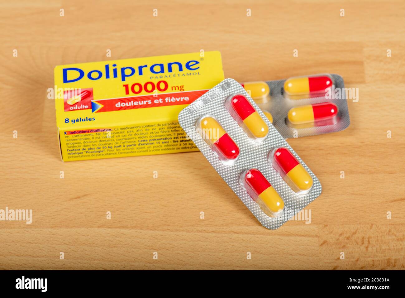 Parigi, Francia - 19 giugno 2020 : Box di doliprane, un analgesico a base  di paracetamolo. France vuole trasferire la sua produzione di Paracetamol  sul suo terricto Foto stock - Alamy