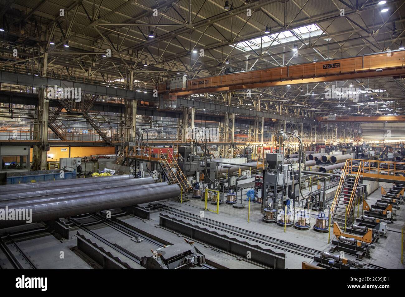 Officina industriale di una fabbrica di tubi a gas Foto Stock