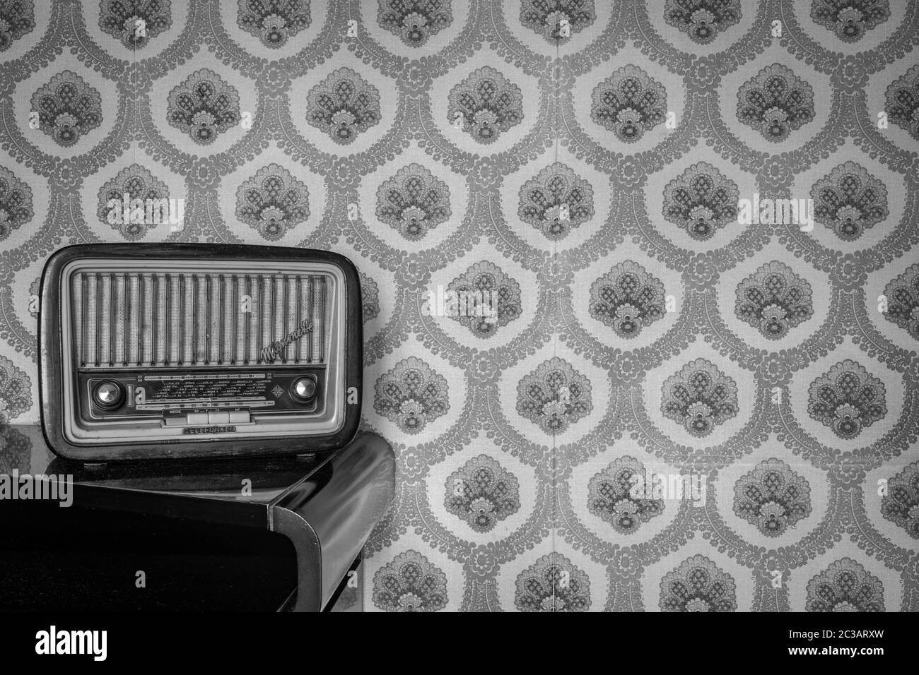 Old radio knobs Foto e Immagini Stock in Bianco e Nero - Alamy