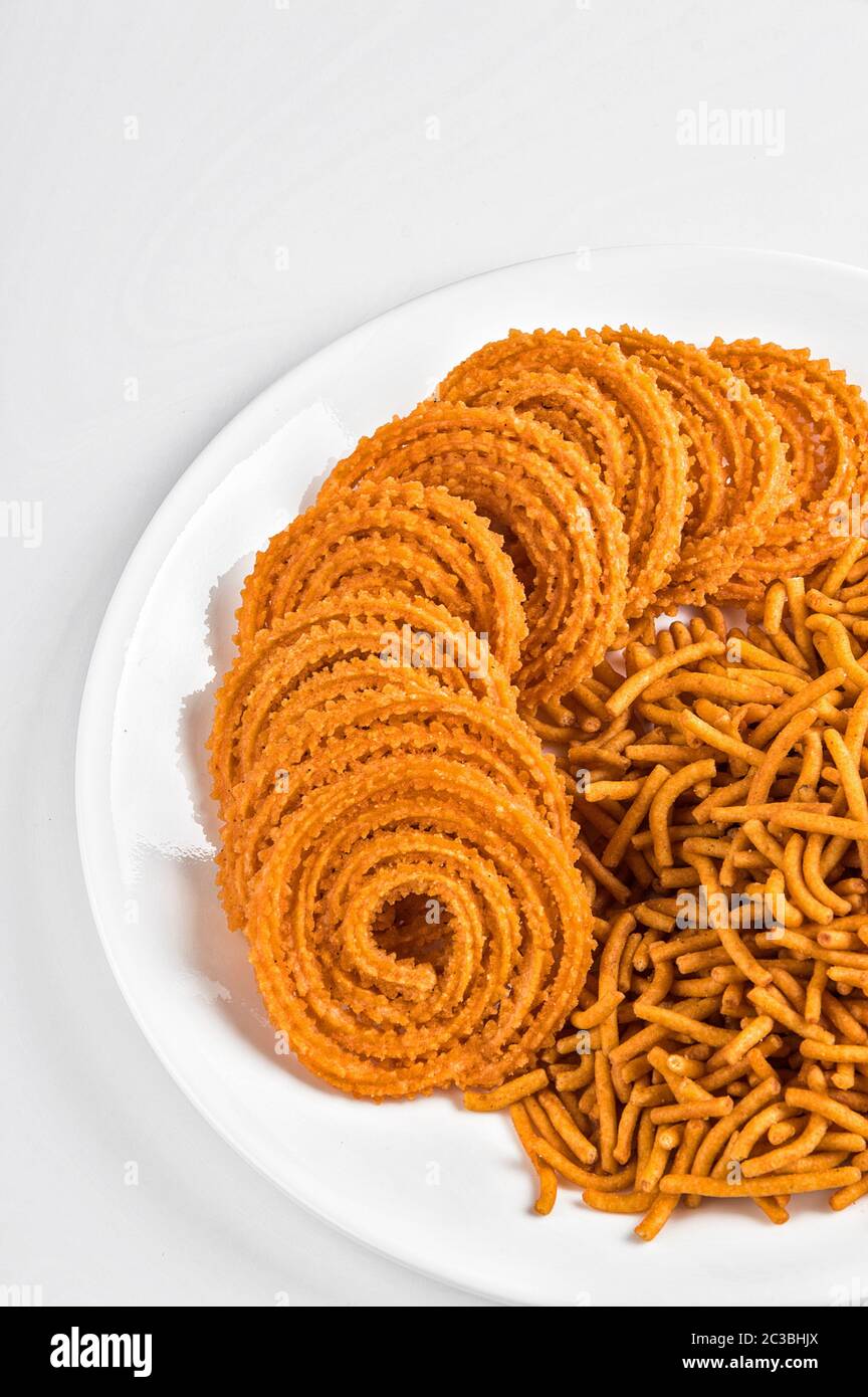 Indian Snack : farina di ceci (grammo farina) Sev e chakli, chakali Murukku o. Foto Stock