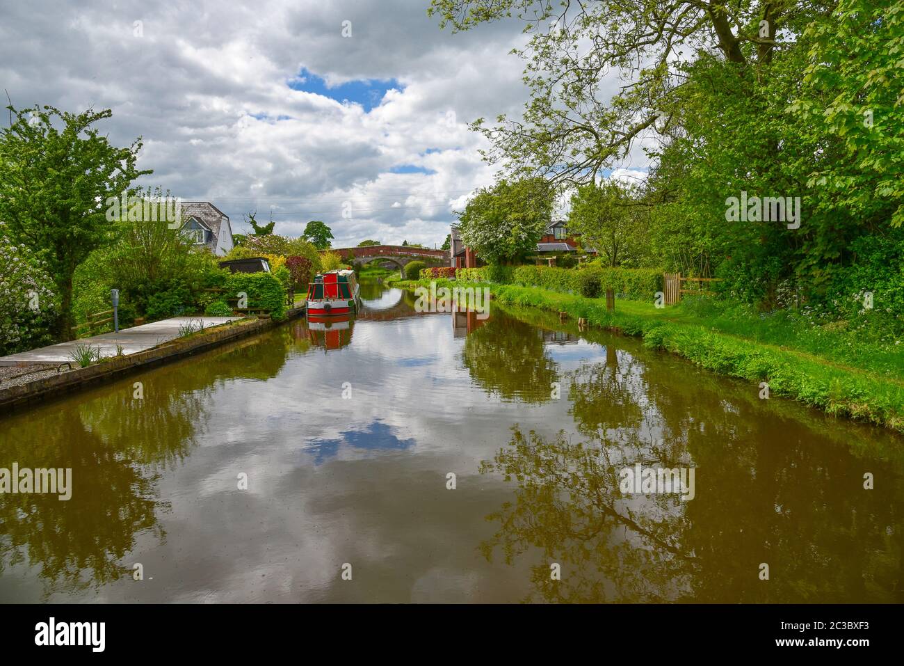 Vista panoramica sul canale di Llangollen vicino a Ellesmere, Galles, Regno Unito Foto Stock