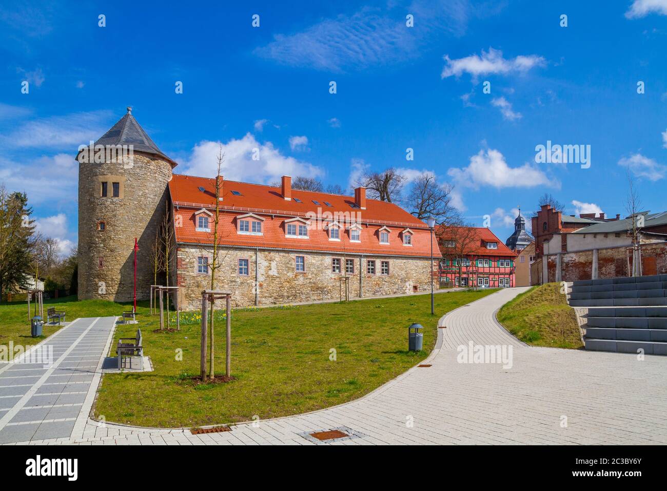 Vista sul castello di Harzgerode in primavera Foto Stock