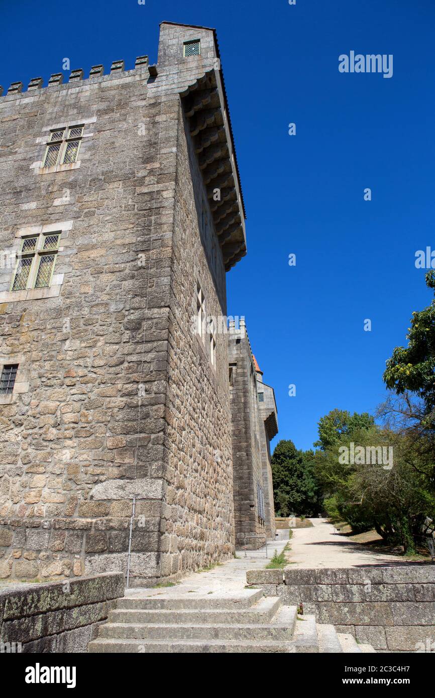 Palazzo del Duques di Braganca (Patrimonio Mondiale dell'Unesco), un palazzo medioevale e museo di Guimaraes, Portogallo. Foto Stock