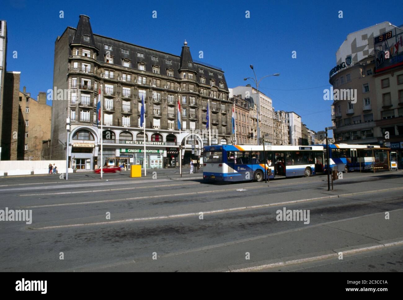 Luxembourg Place De la Gare Forecourt e stazione degli autobus Foto Stock