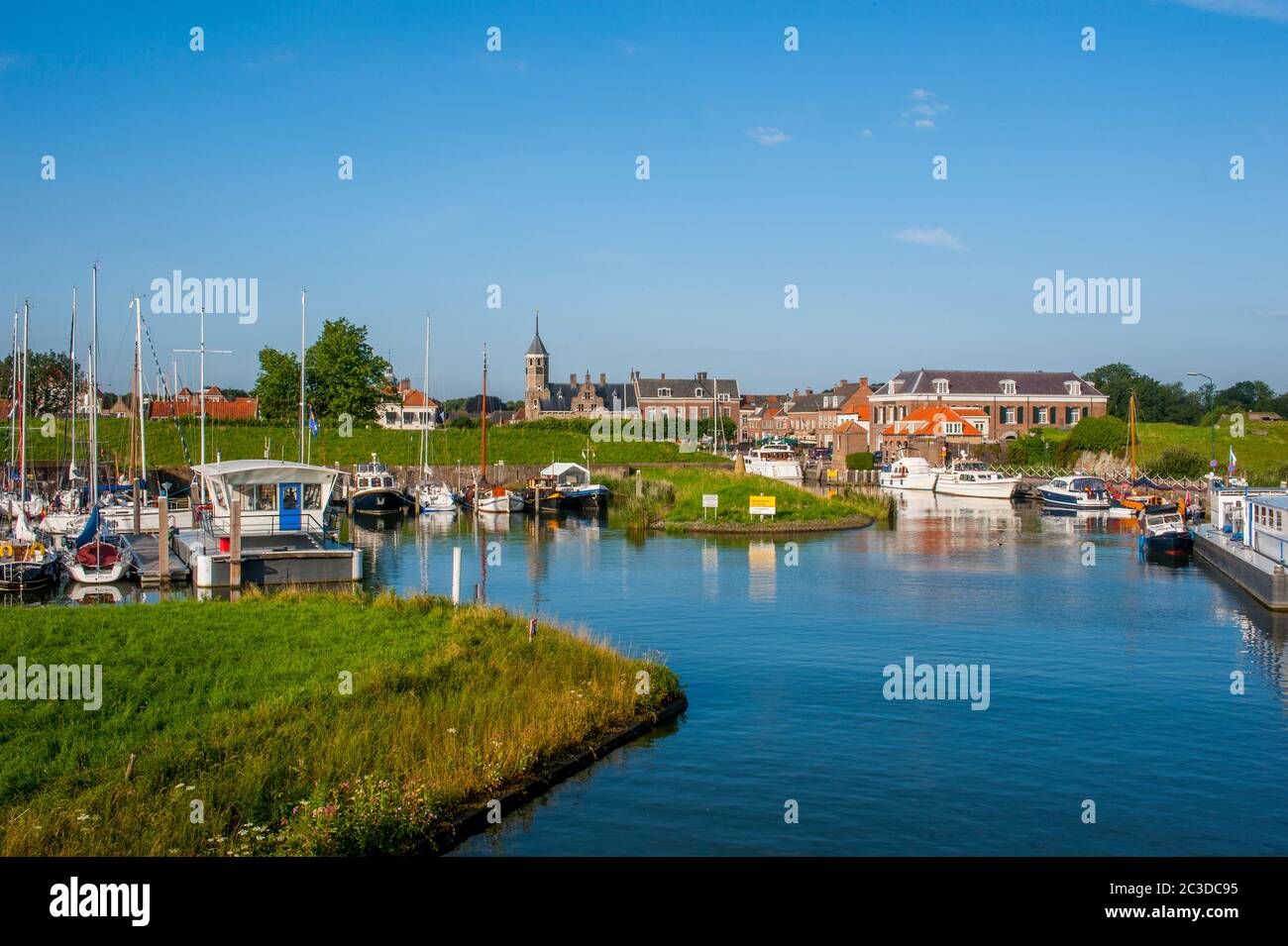 Vista di Willemstad, una città storica nella provincia olandese del Brabante Nord, Paesi Bassi. Foto Stock