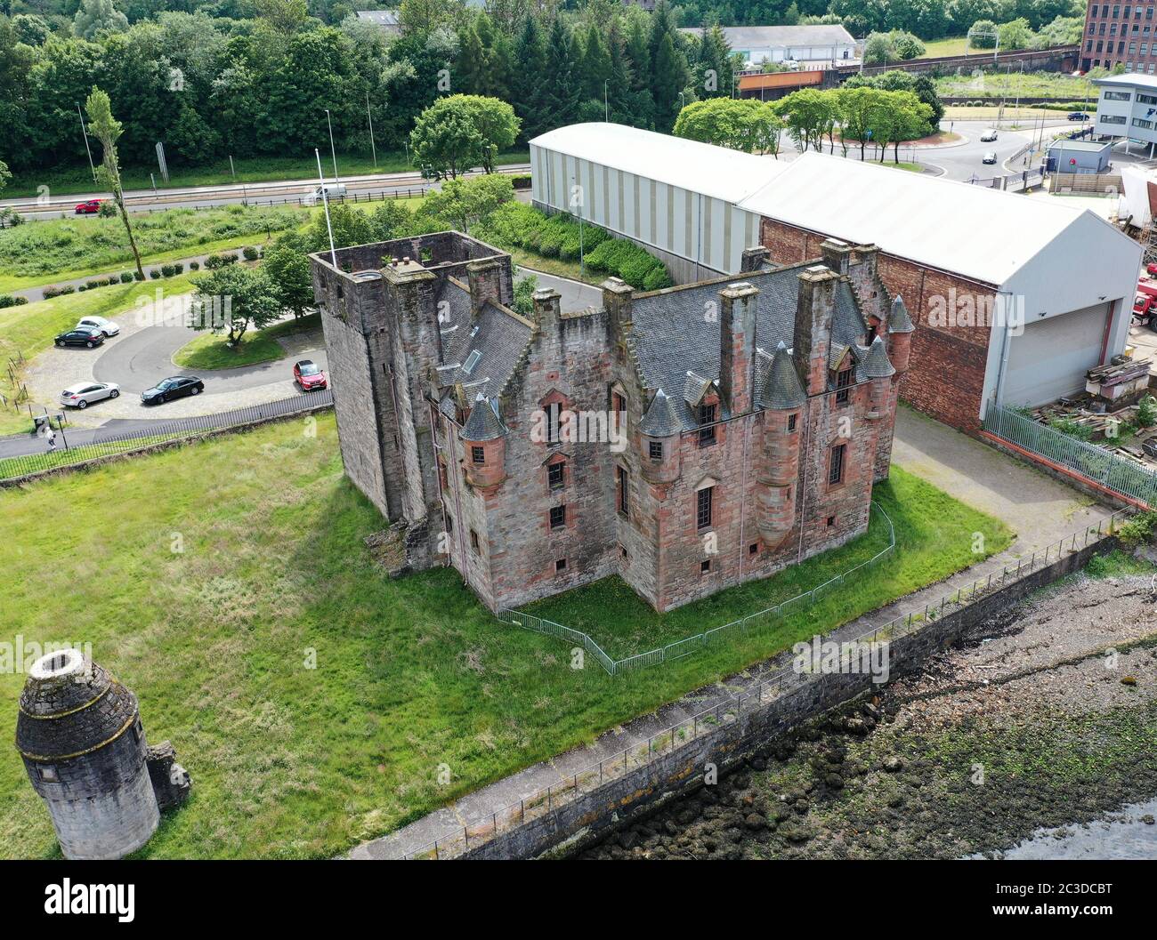 Vista aerea del castello di Newark Port Glasgow Inverclyde Foto Stock