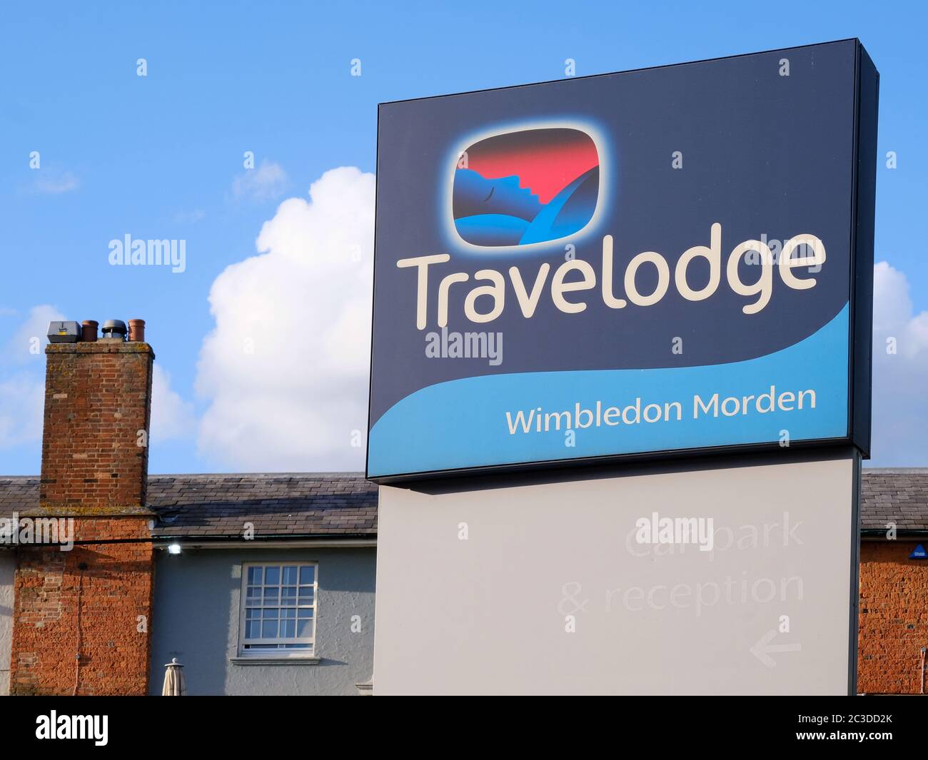 Cartello Wimbledon Morden Travelodge. Il Travelodge è il più grande marchio di hotel indipendente del Regno Unito con oltre 570 proprietà nel suo portafoglio. Foto Stock