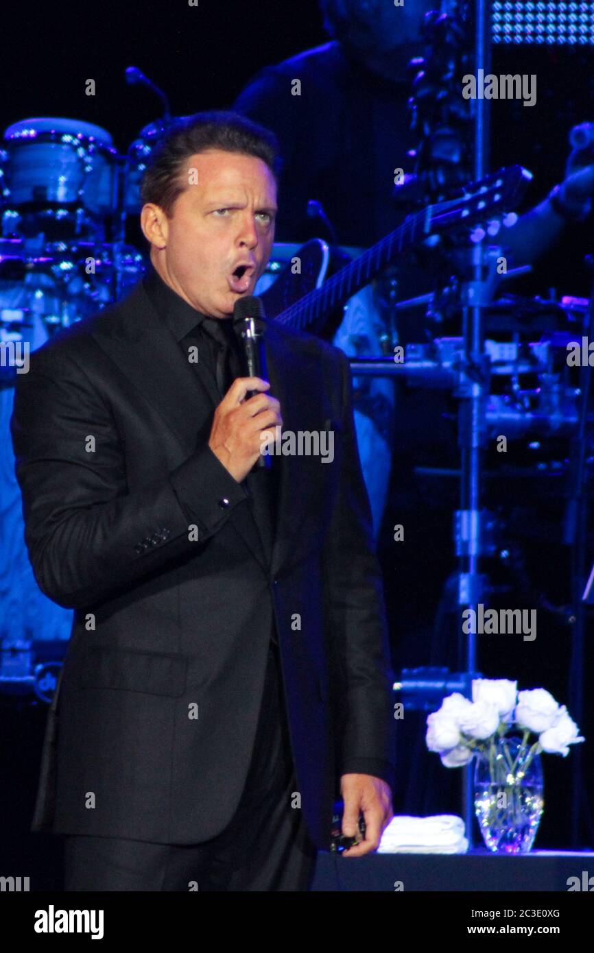 RIO DE JANEIRO, 11.03.2012: Luis Miguel suona alla Citibank Hall di Rio de Janeiro (Néstor J. Beremblum / Alamy News) Foto Stock