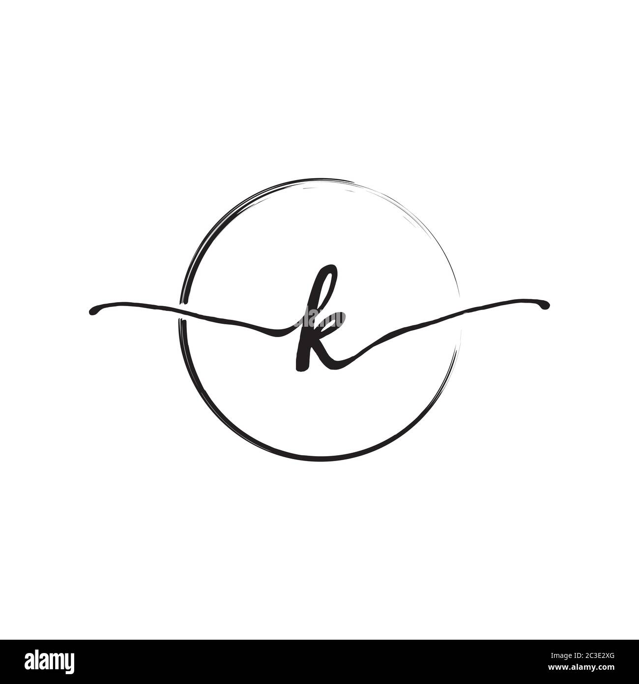 Lettera K scrittura a mano minuscola con disegno a pennello circolare Illustrazione Vettoriale