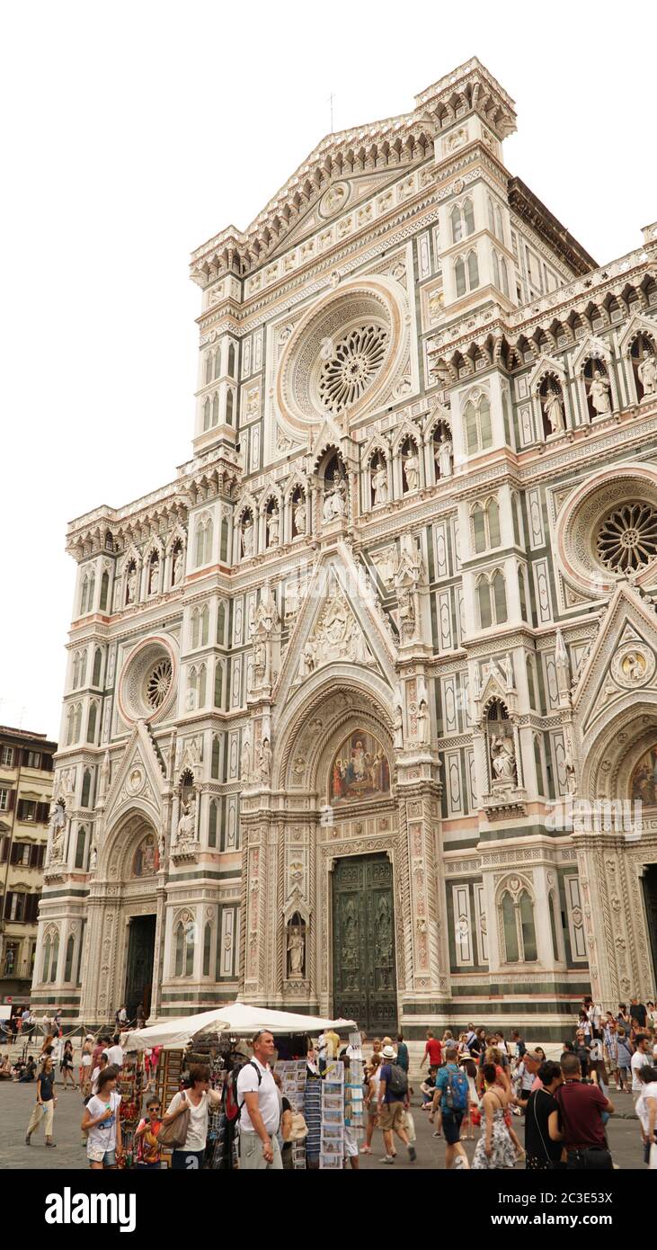 Paesaggi della città con la chiesa del Duomo di Firenze a Firenze. Foto Stock