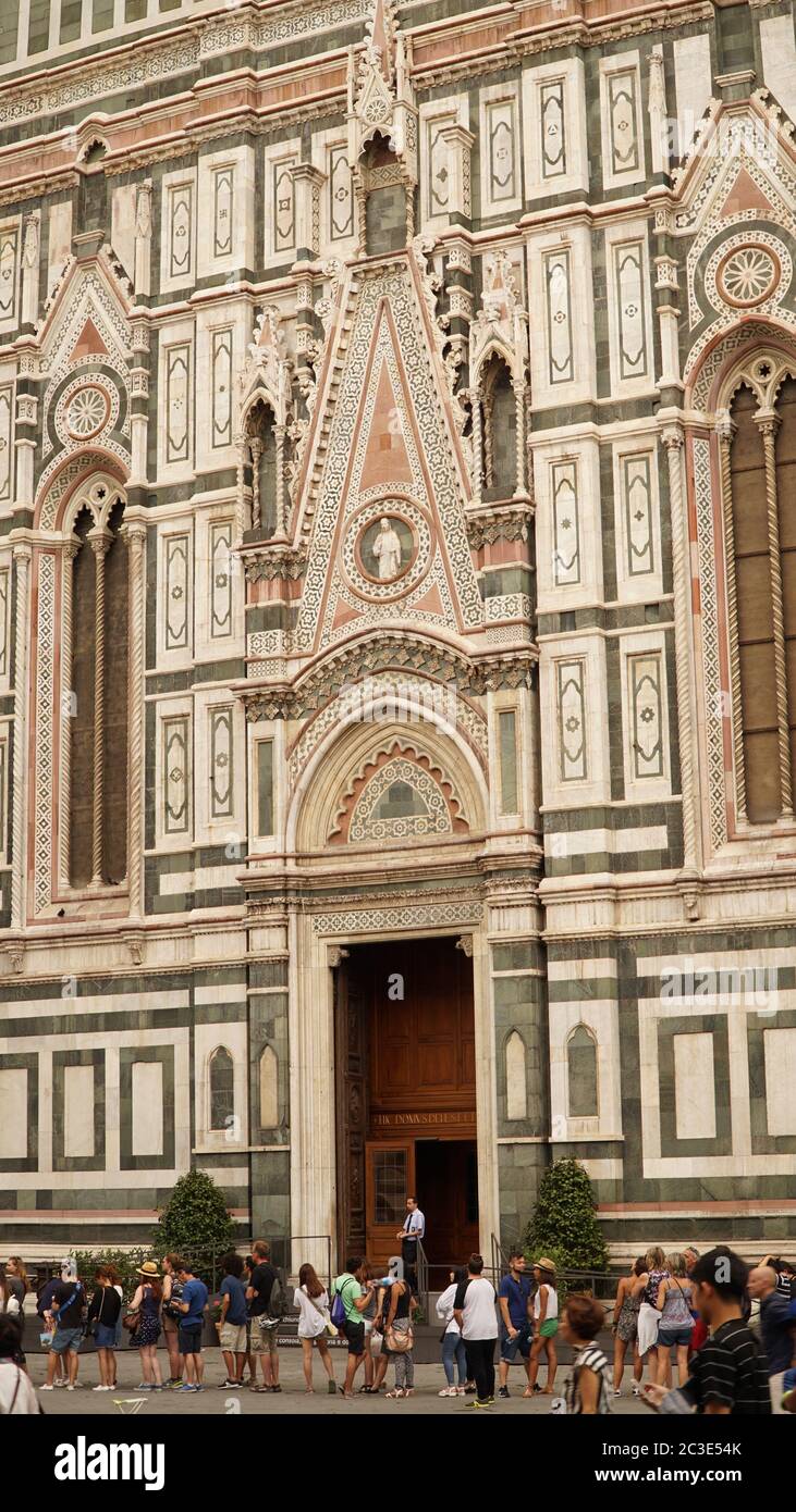 Paesaggi della città con la chiesa del Duomo di Firenze a Firenze. Foto Stock