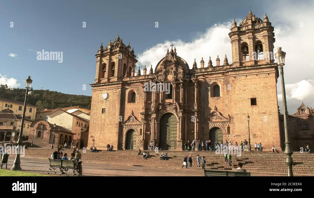 CUSCO, Perù- Giugno 20, 2016: Pomeriggio Vista della cattedrale di Cusco Foto Stock