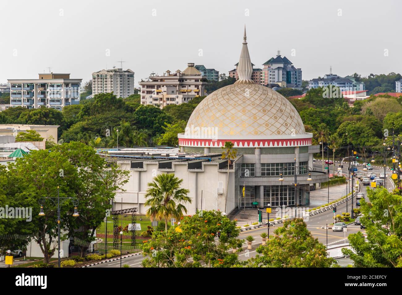 Il Museo Regalia reale (malese: Muzium ALAT Kebesaran Diraja), ospita principalmente le regalia del Sultano e i reali di Bandar seri Begawan, Brunei Foto Stock