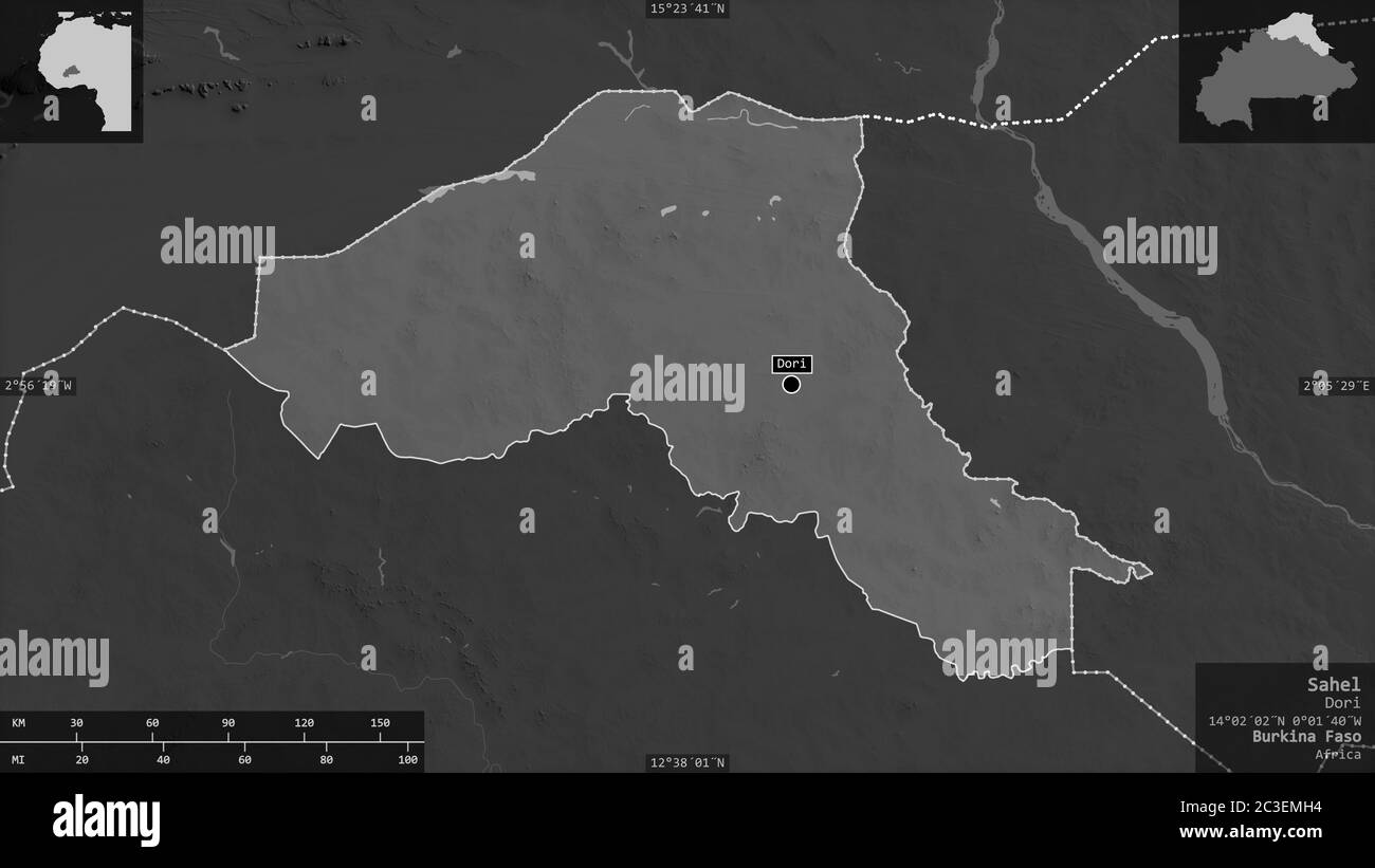 Sahel, regione del Burkina Faso. Mappa in scala di grigi con laghi e fiumi. Forma presentata contro la sua area di paese con overlay informativi. Rendering 3D Foto Stock