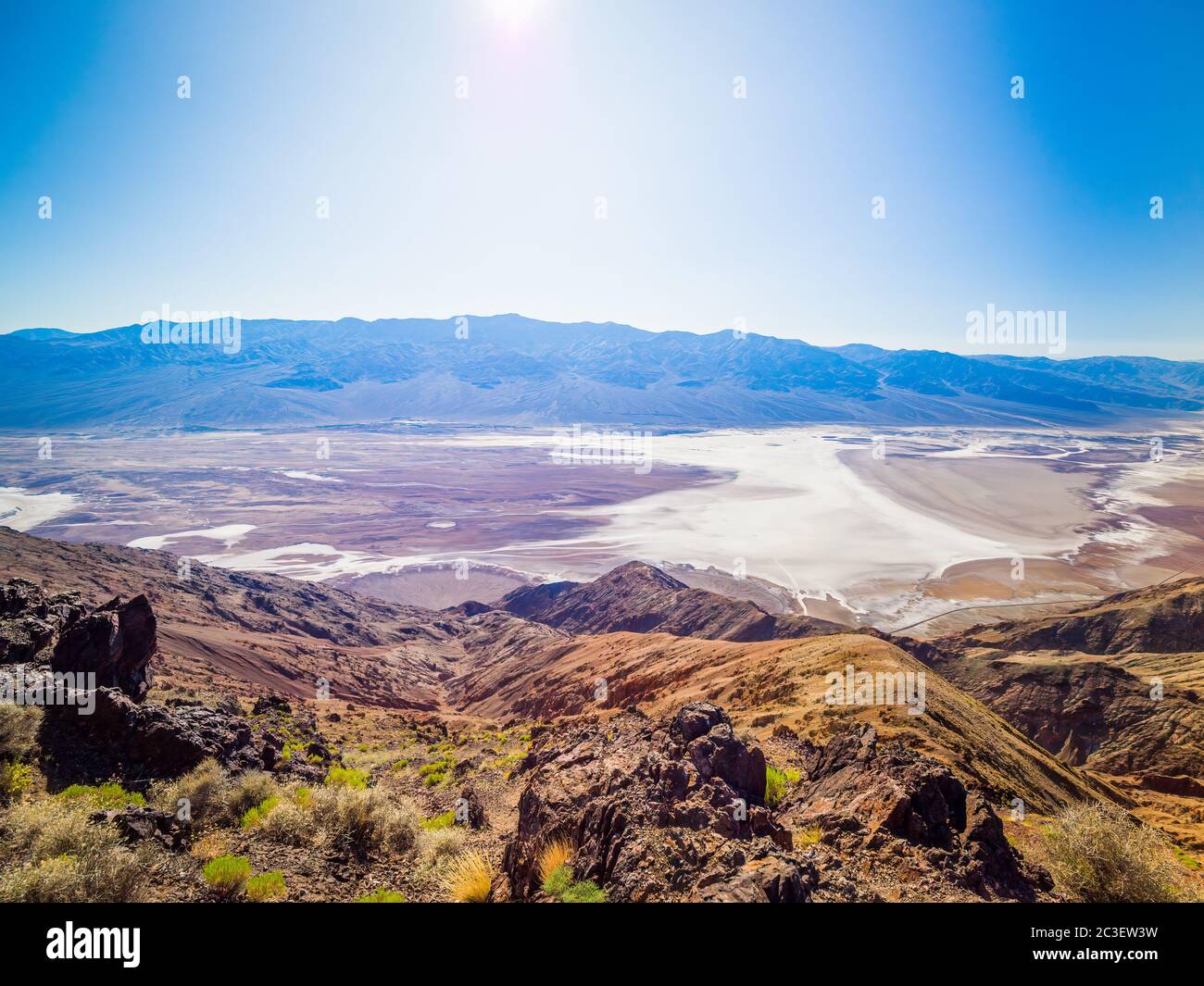 Paesaggio dalla cima di Dante's View nel Death Valley National Park in California. È uno dei luoghi più caldi del mondo. Foto Stock