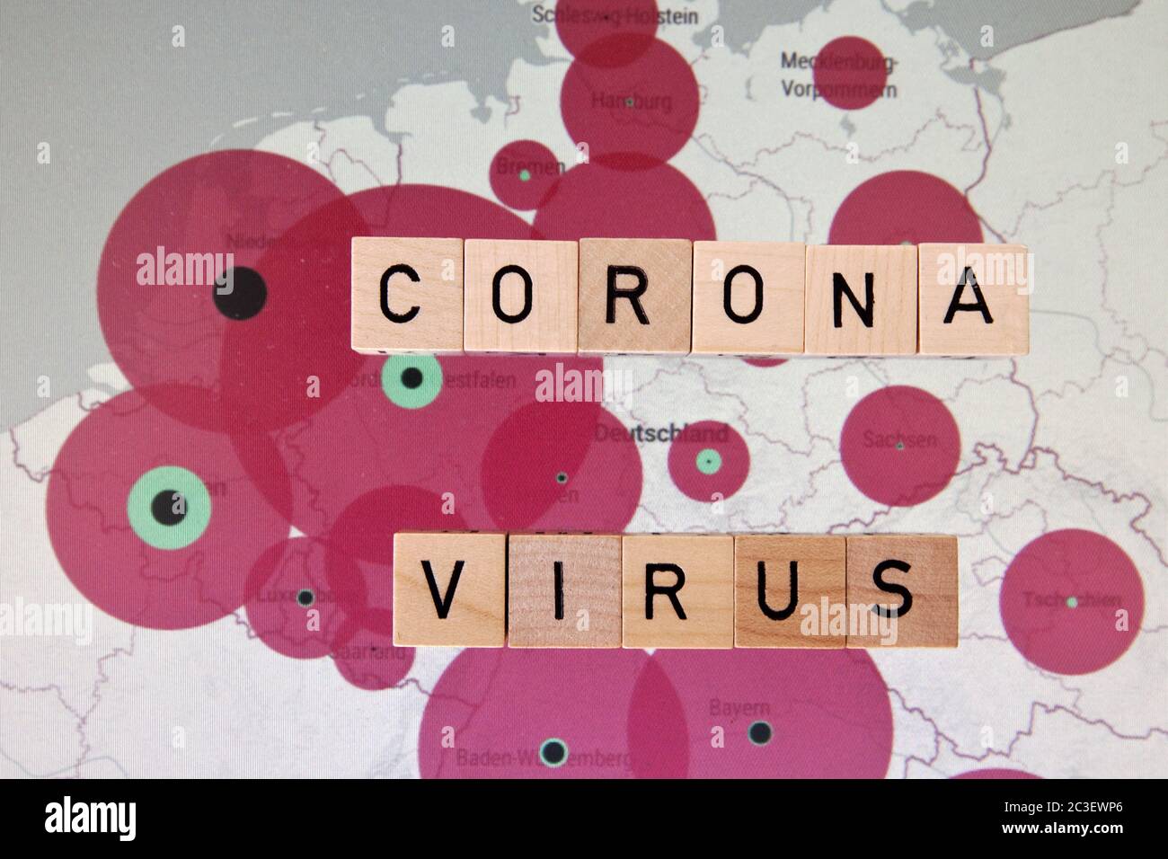 Mappa con la diffusione del virus corona in Germania, Covid–19, crisi Corona, immagine simbolica Foto Stock