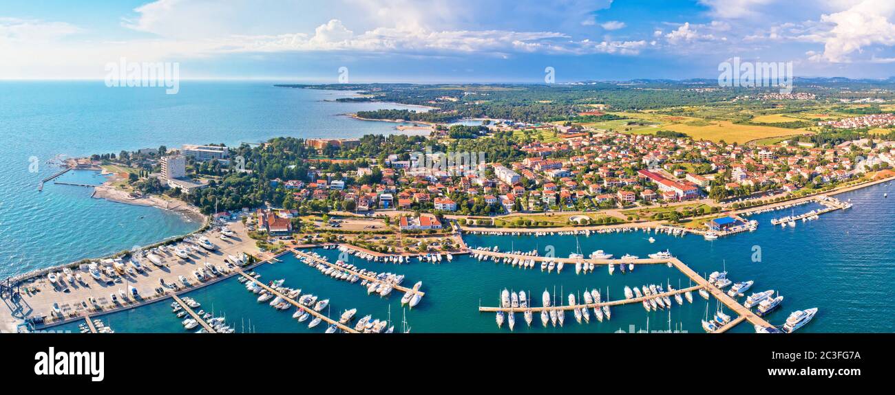 Vista aerea della costa adriatica dell'architettura di Umago Foto Stock