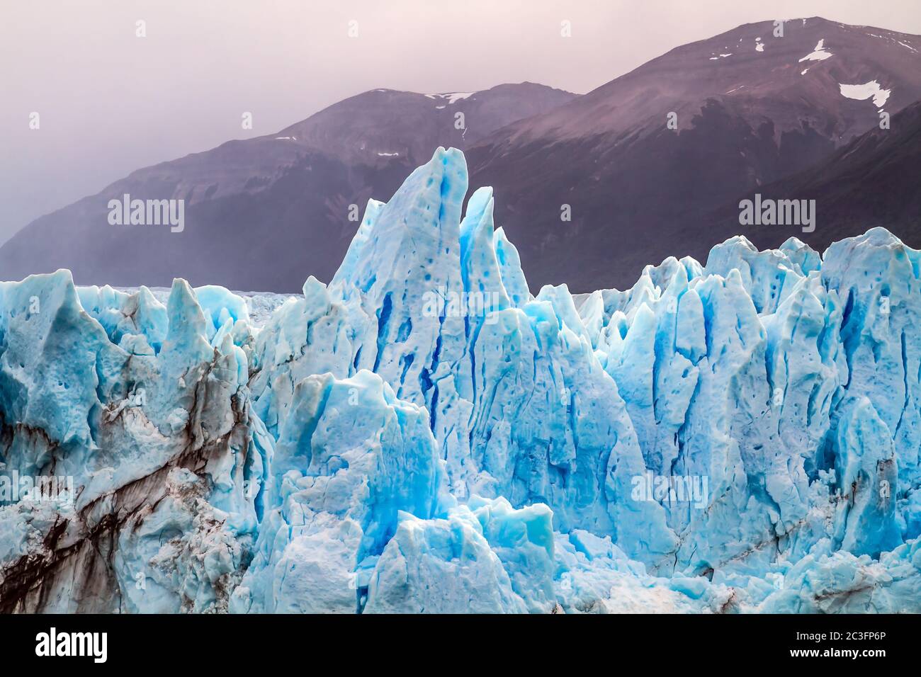 Sul ghiacciaio si formarono Calgaspors - primogenito penitente Foto Stock