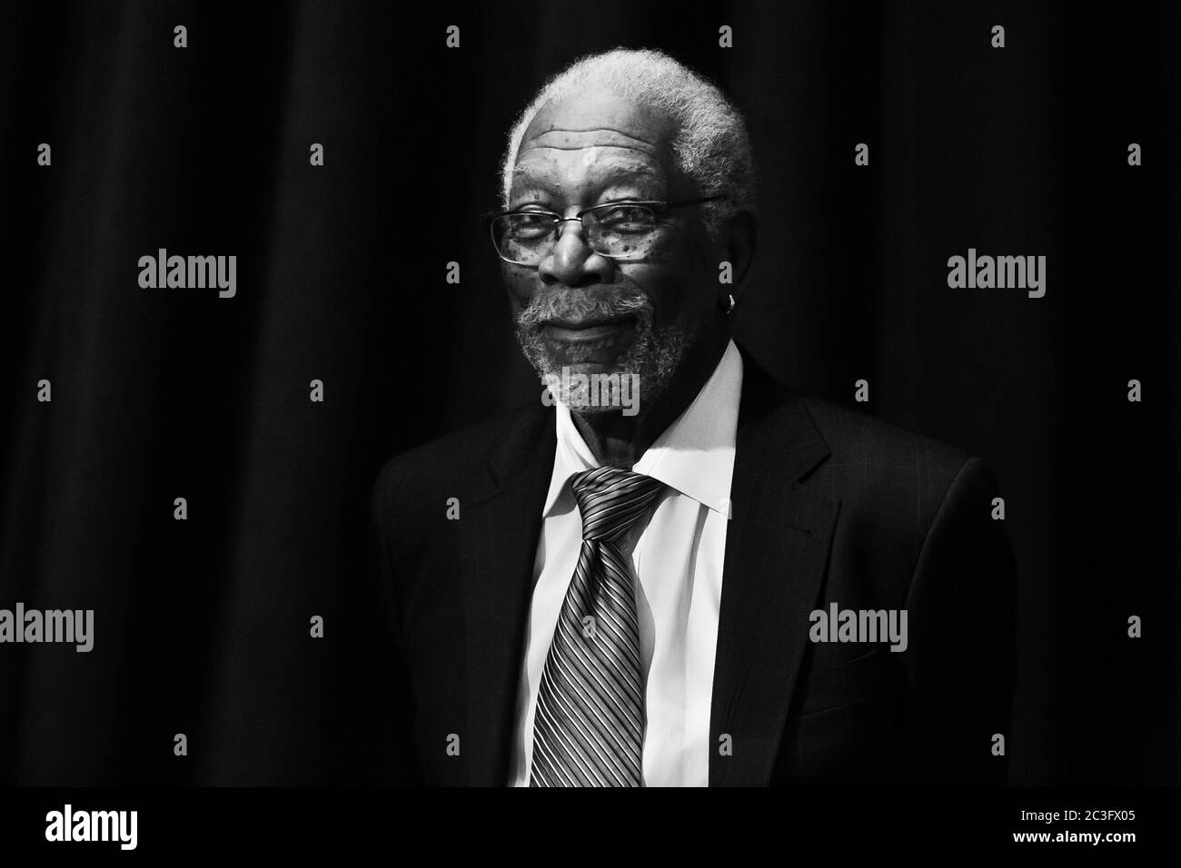 22 maggio 2018, New York, NY, USA: Morgan Freeman, PEN America Literary Gala, American Museum of Natural History, New York, New York, 22 maggio 2018. Â© Beowulf Sheehan +1 917 450 2345 mail@beowulfsheehan.com (immagine di credito: © Beowulf Sheehan/ZUMA Wire) Foto Stock