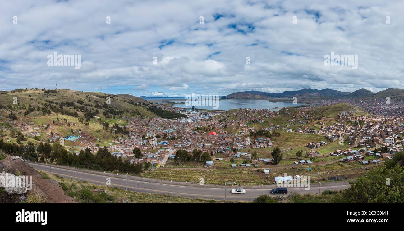 Perù Puno panoramico Huajsapata parco Titicaca vista lago Puno panoramica Foto Stock