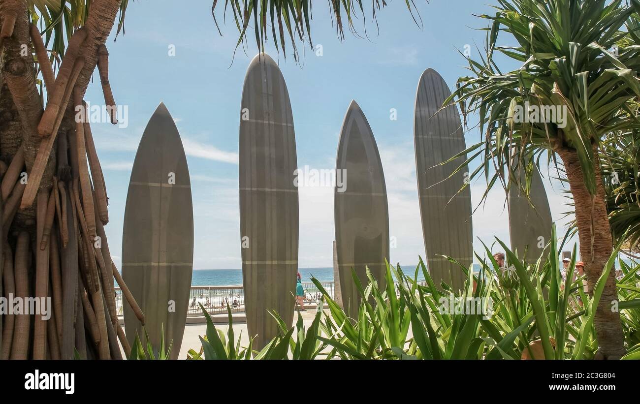 SURFERS PARADISE, Australia - 4 dicembre, 2016: tavola da surf arte sul lungomare a Surfers Paradise Foto Stock