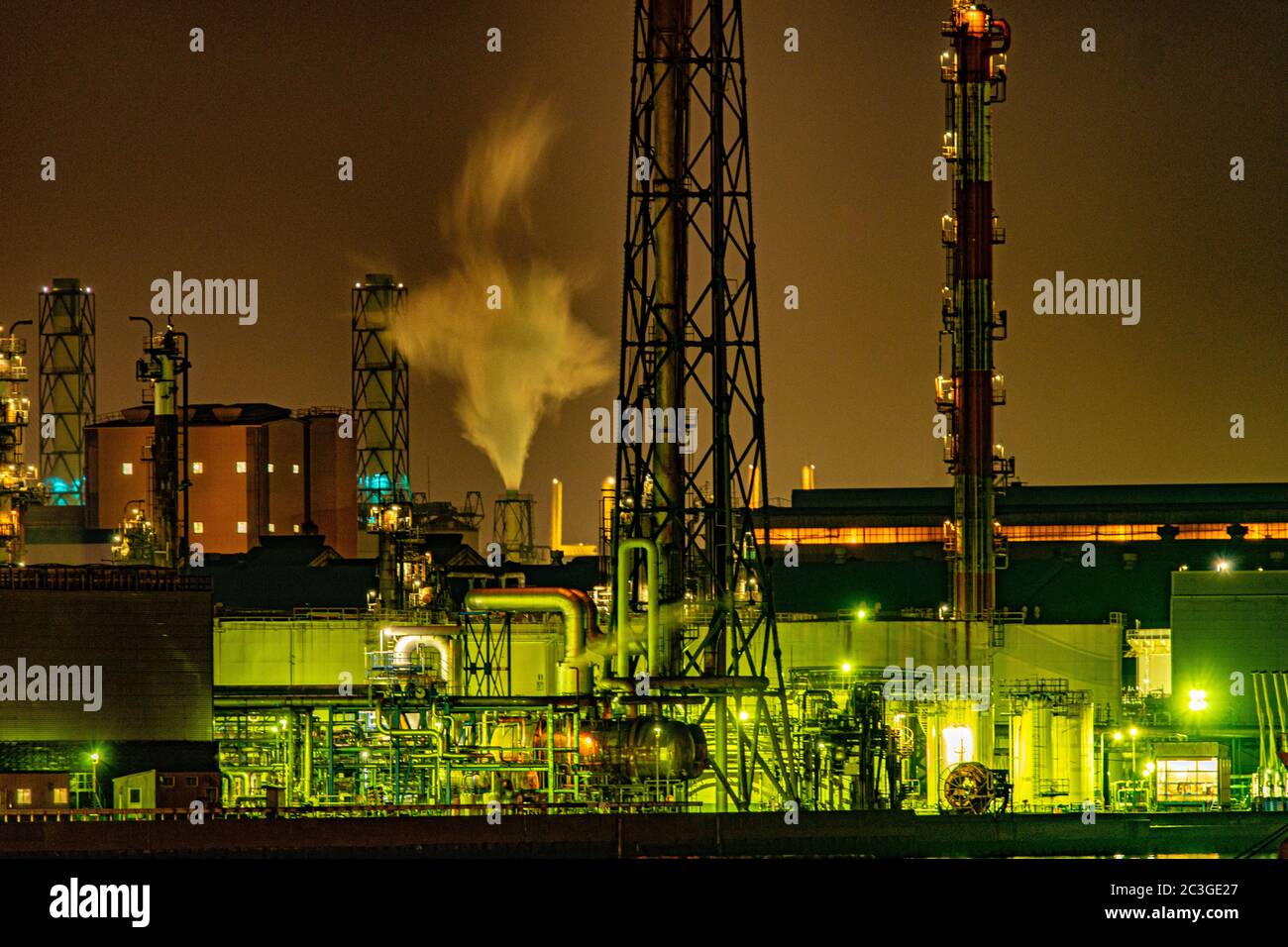 Vista notturna della fabbrica della zona industriale di Kawasaki Keihin Foto Stock