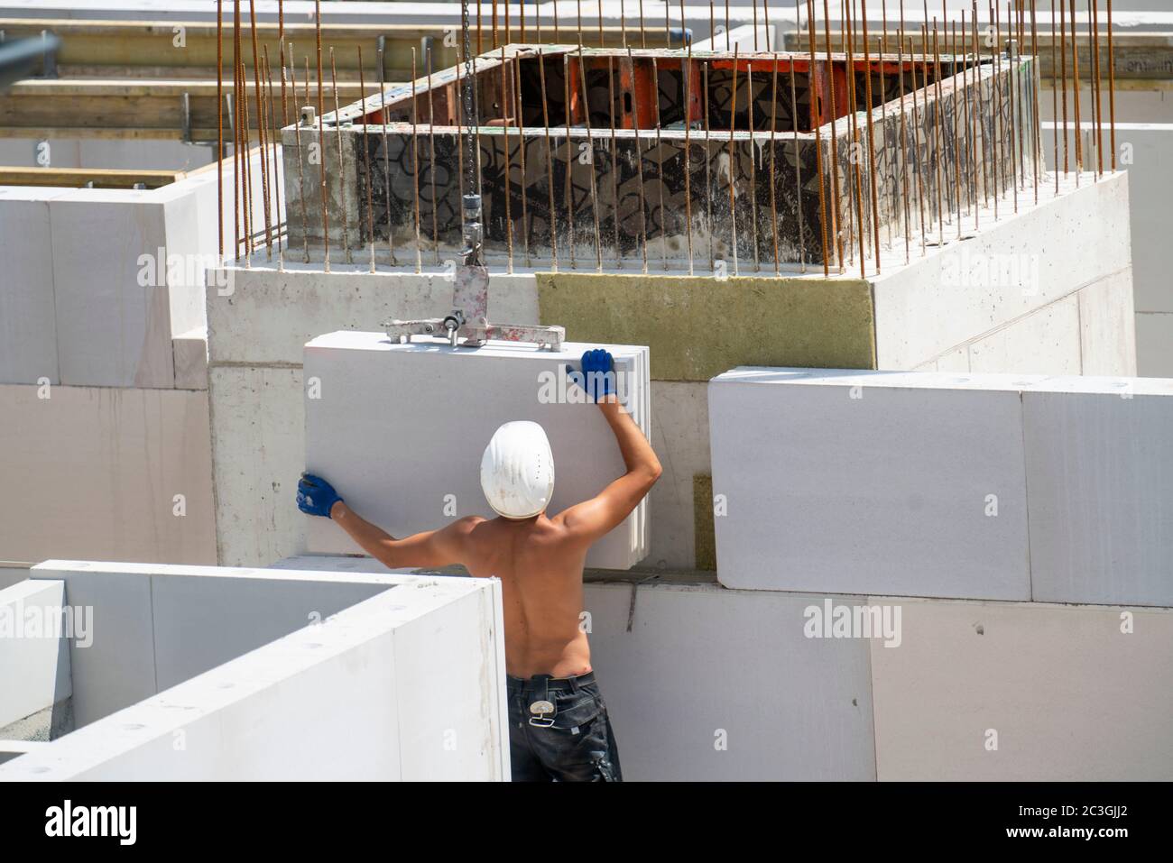 Muratore, cantiere, nuova costruzione di edifici, costruzione di conchiglie, NRW, Germania Foto Stock