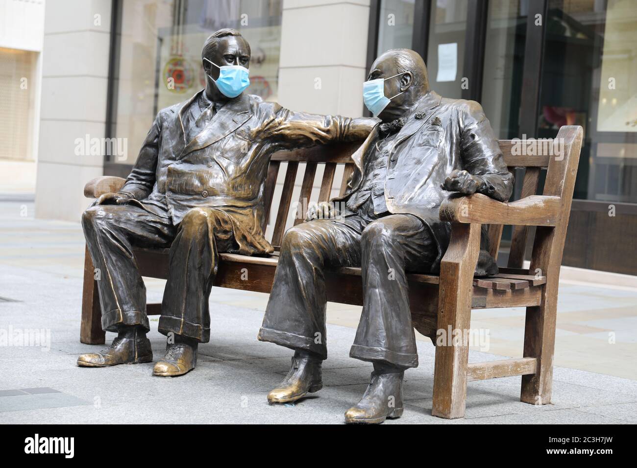 Londra, Bond St. - Roosevelt e Churchill, 'era tutto degno esso' Foto Stock