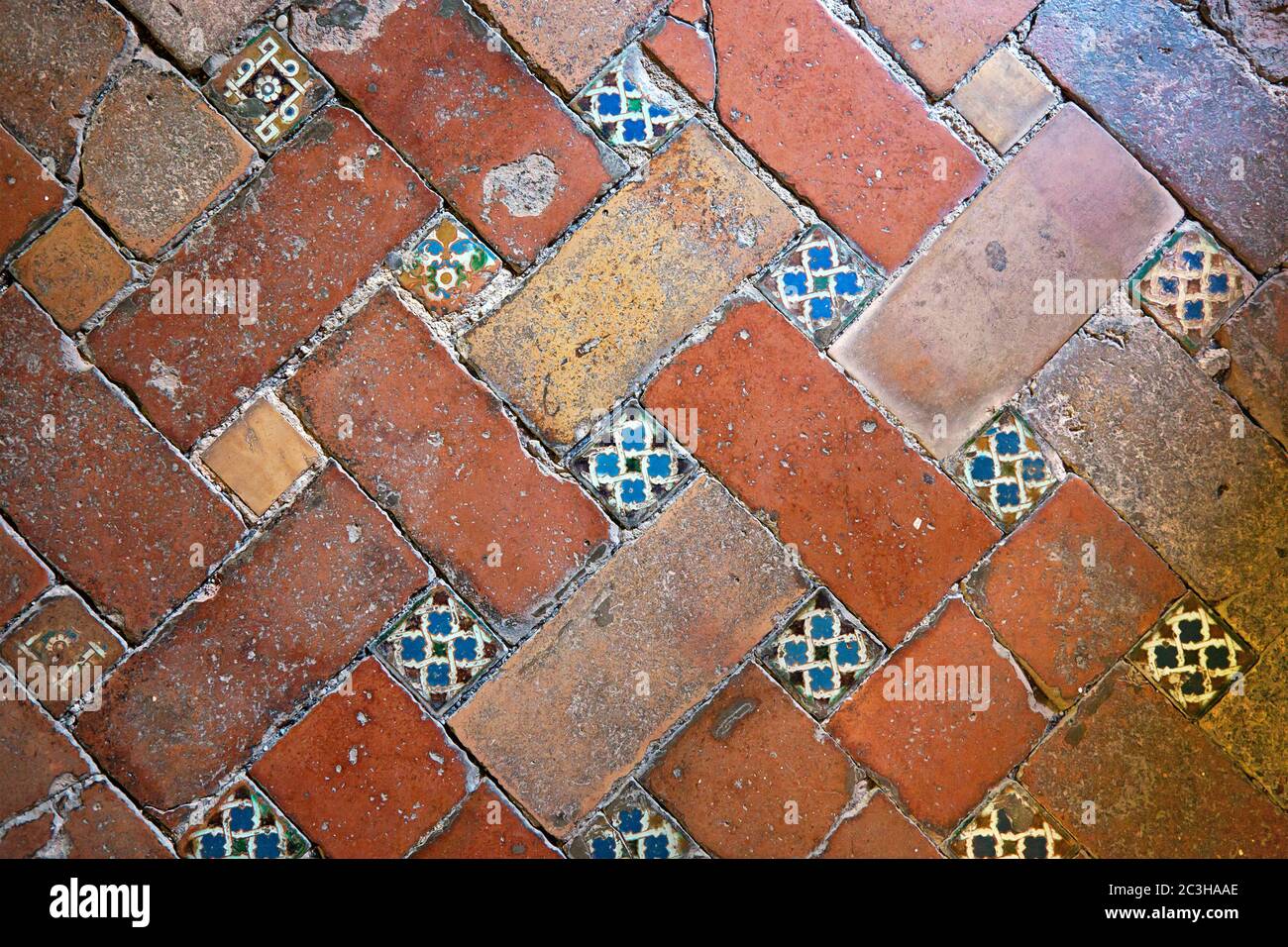 Pavimento piastrellato in mattoni, il Palazzo dell'Alhambra, Granada,  Spagna Foto stock - Alamy