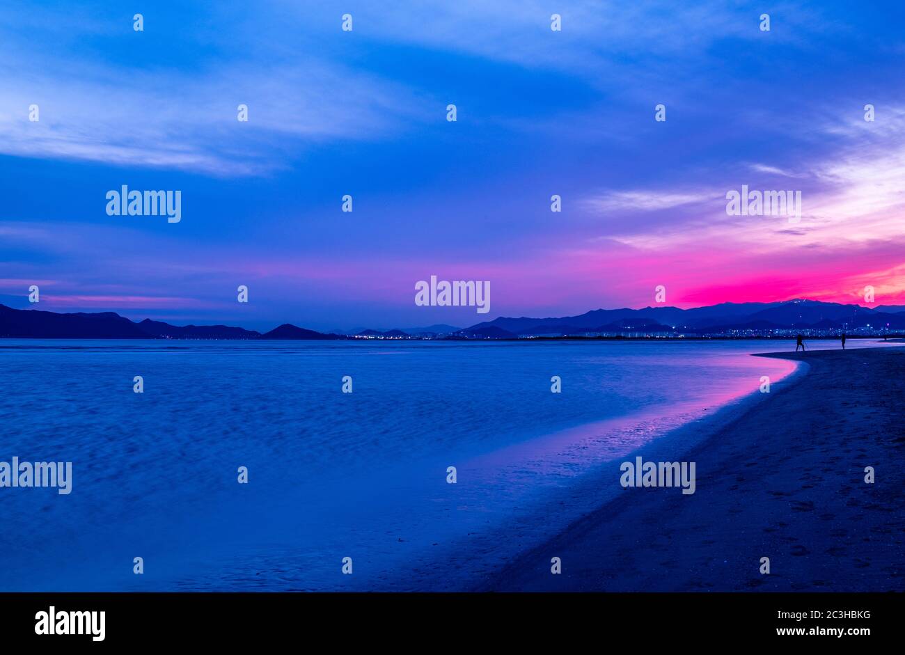 Tramonto e paesaggio notturno della spiaggia di Dadaepo, Busan Foto Stock