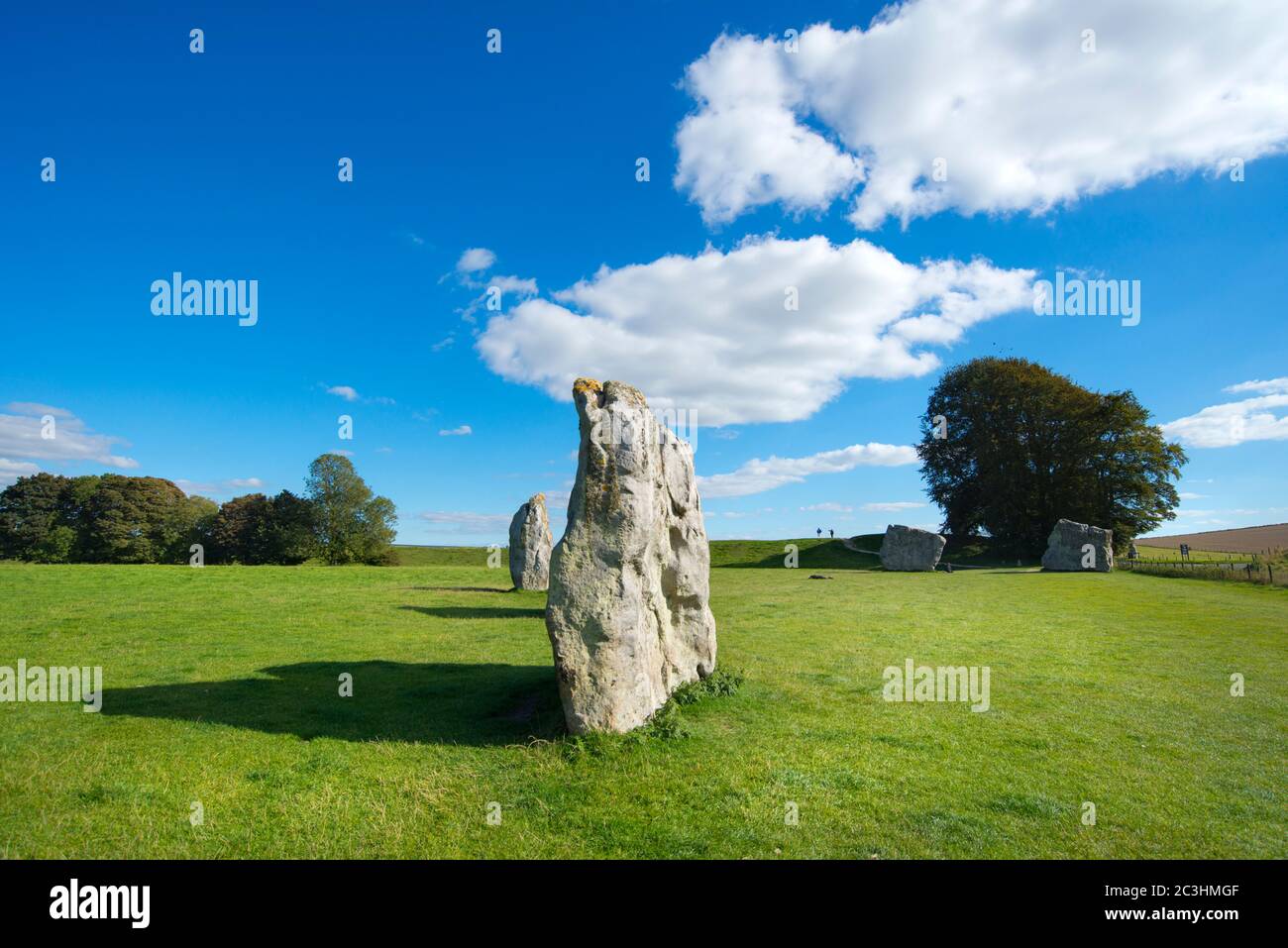 Pietre permanente presso il neolitico cerchi di Pietre di Avebury, Wiltshire, Inghilterra, Regno Unito Foto Stock