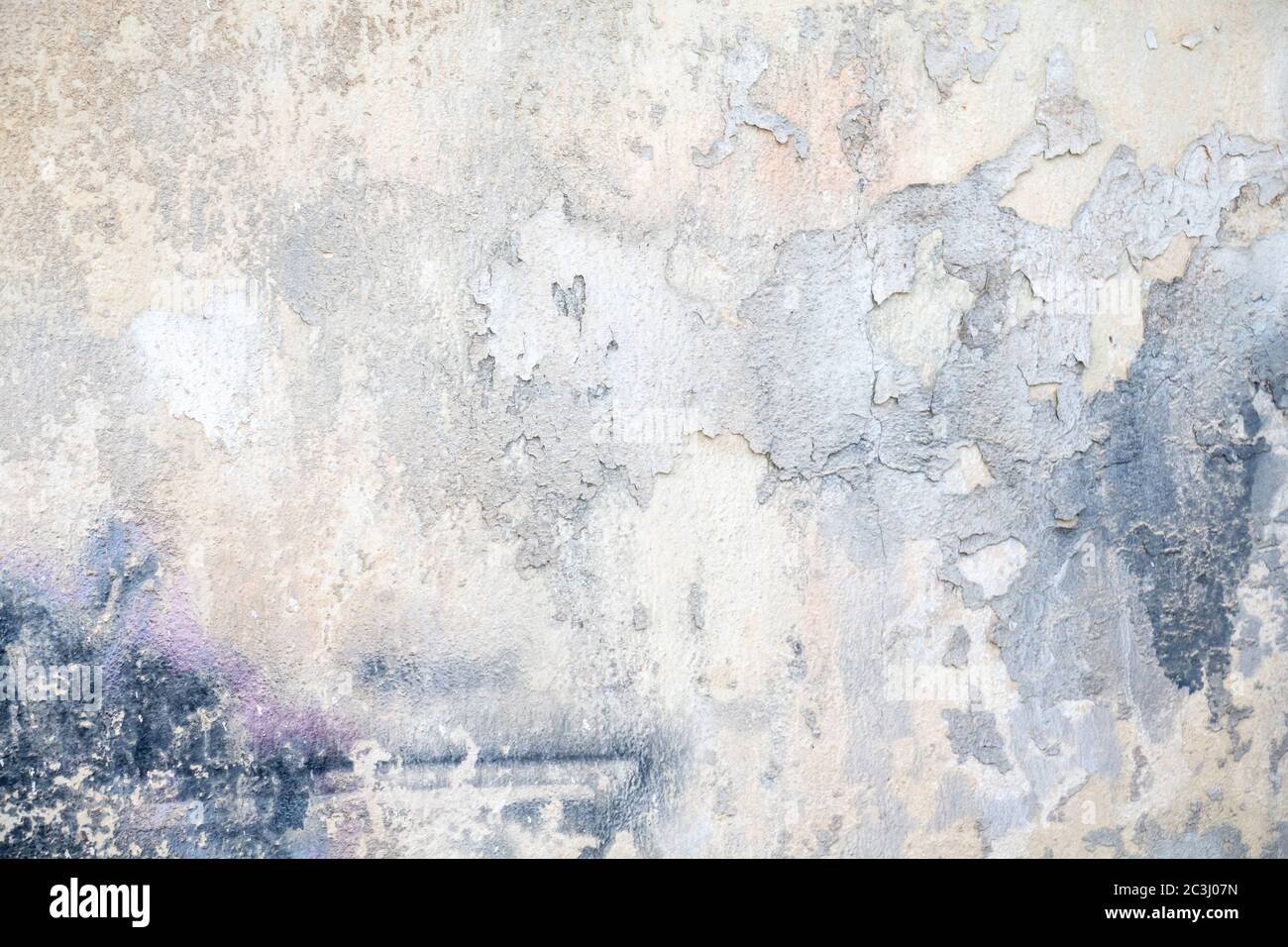 Colore blu bianco, vernice e sbiadita parete texture grunge sfondo, costruzione facciata muro grunge materiale Foto Stock